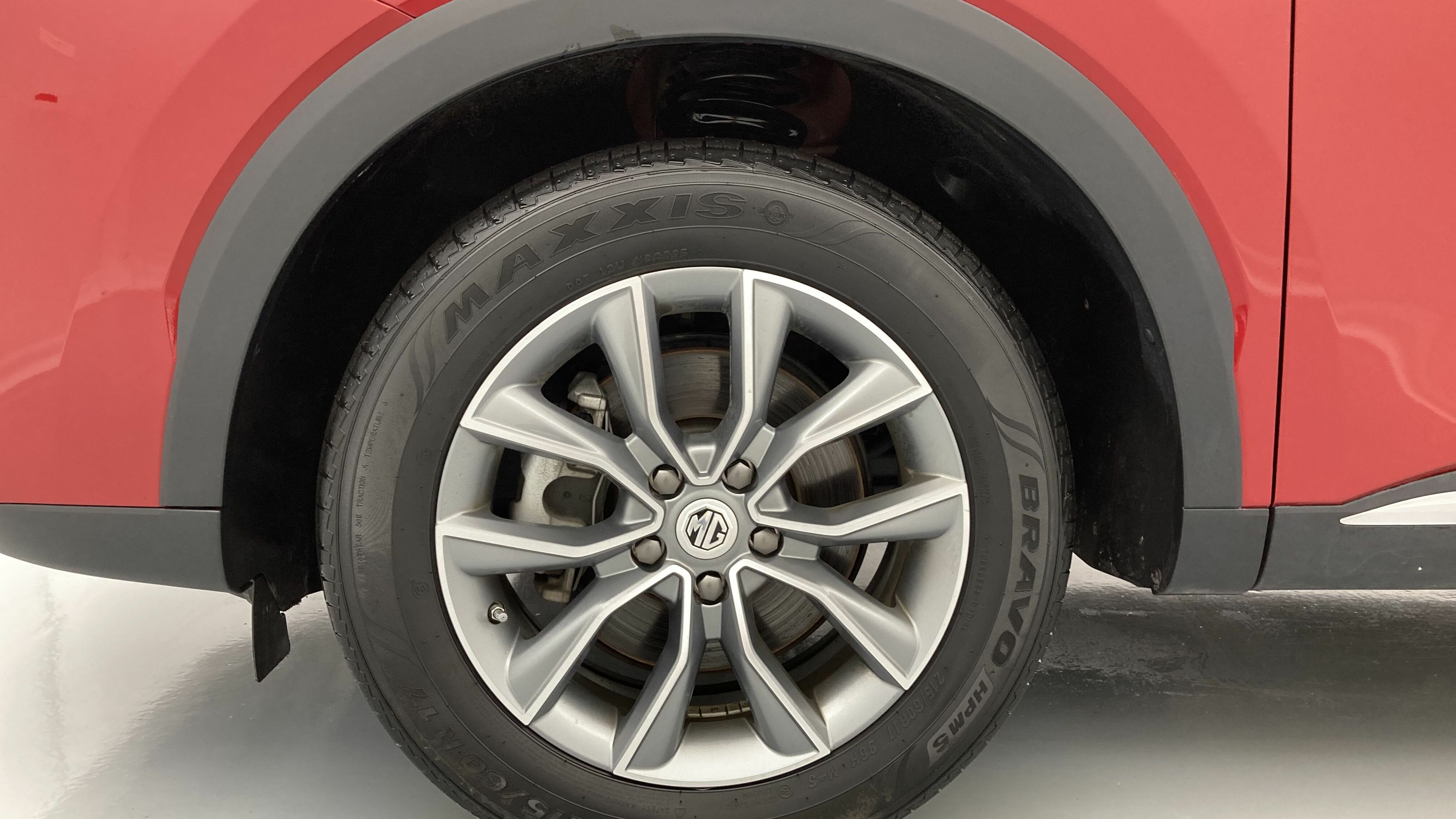 mg hs comfort 1.5 T-GDI 162 AT 2023 diamond red - rsj 26