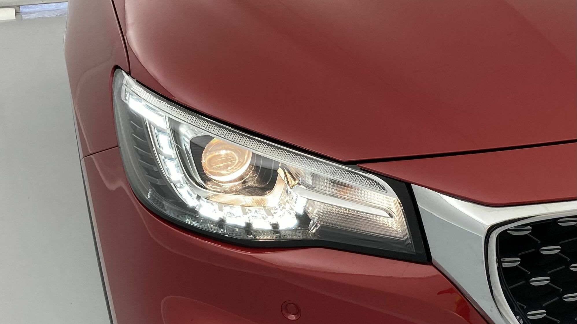 mg hs comfort 1.5 T-GDI 162 AT 2023 diamond red - rsj 28