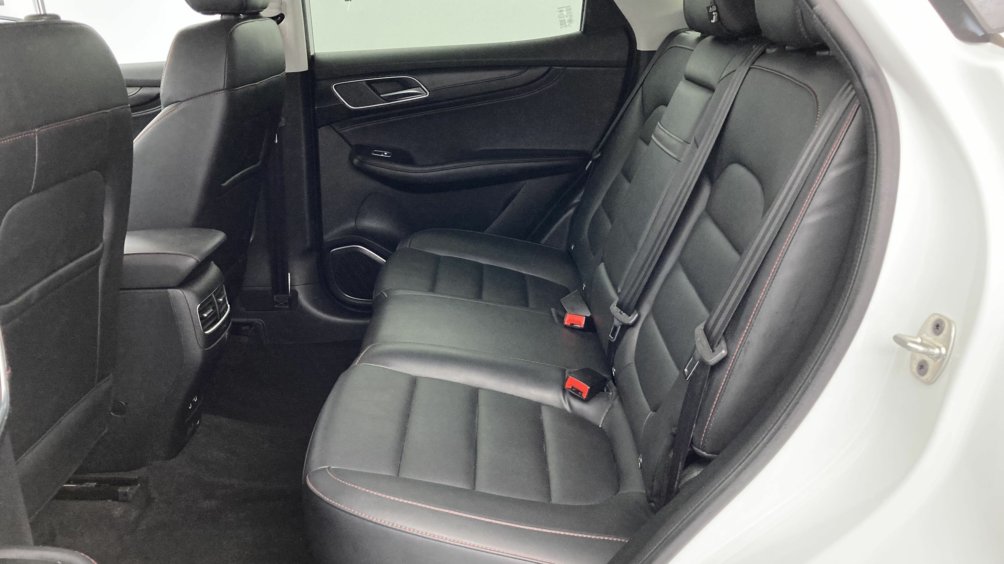 mg hs comfort 1.5 T-GDI 162 AT 2023 dover white - wsb 20