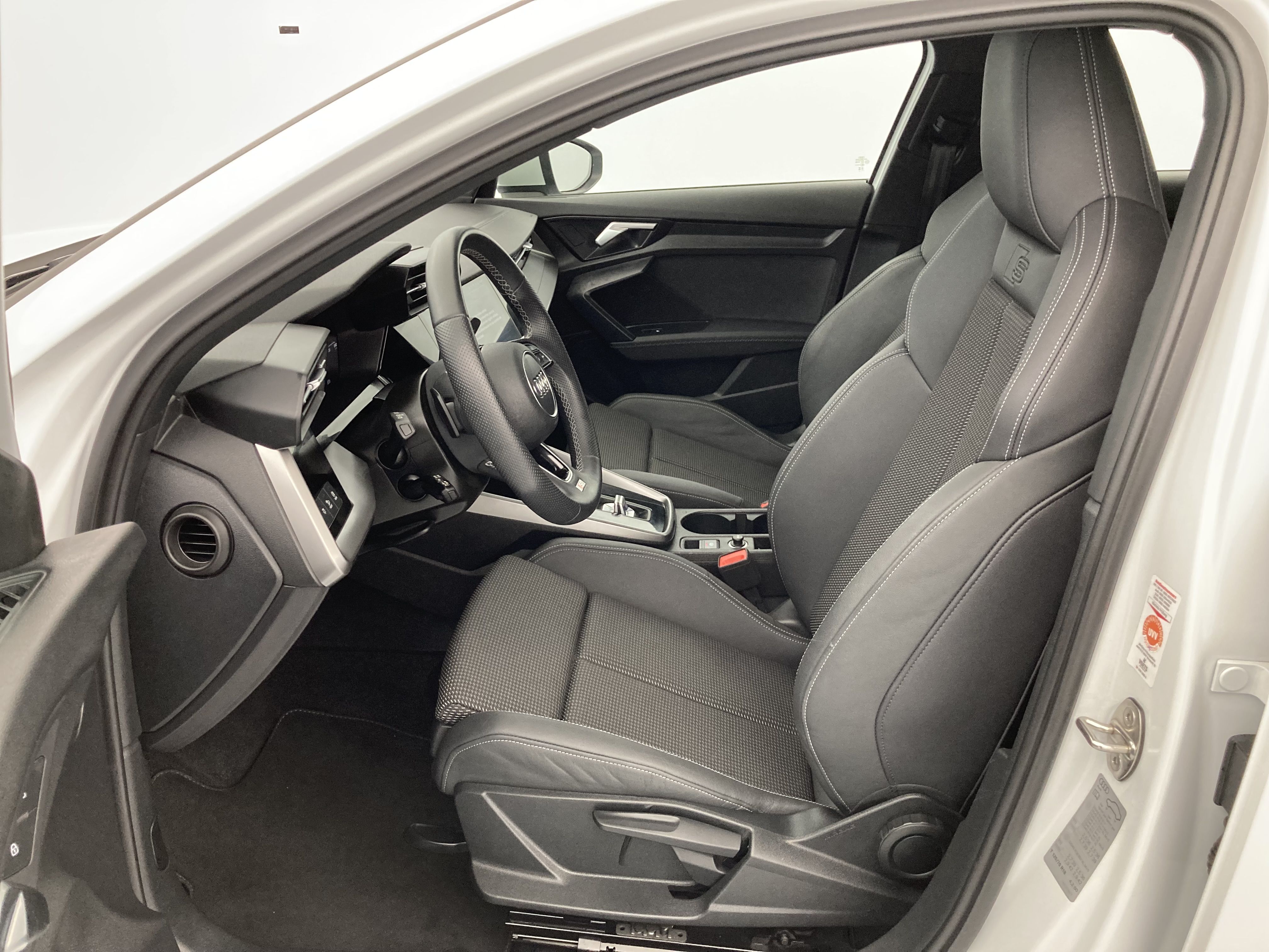 audi a3 sportback s line 35 TFSI 150 STRONIC 2023 gletscherweiss metallic 19