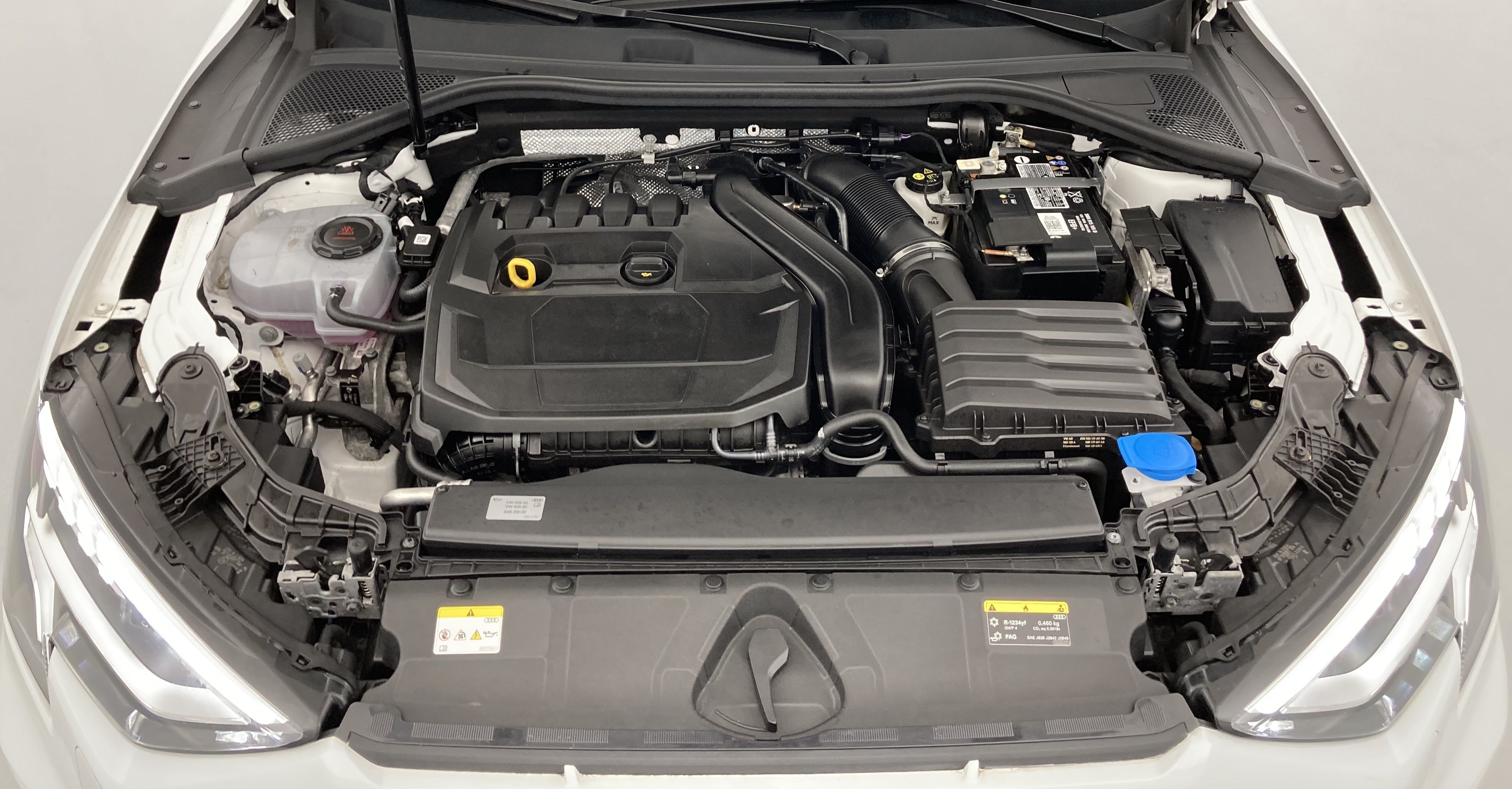 audi a3 sportback s line 35 TFSI 150 STRONIC 2023 gletscherweiss metallic 25