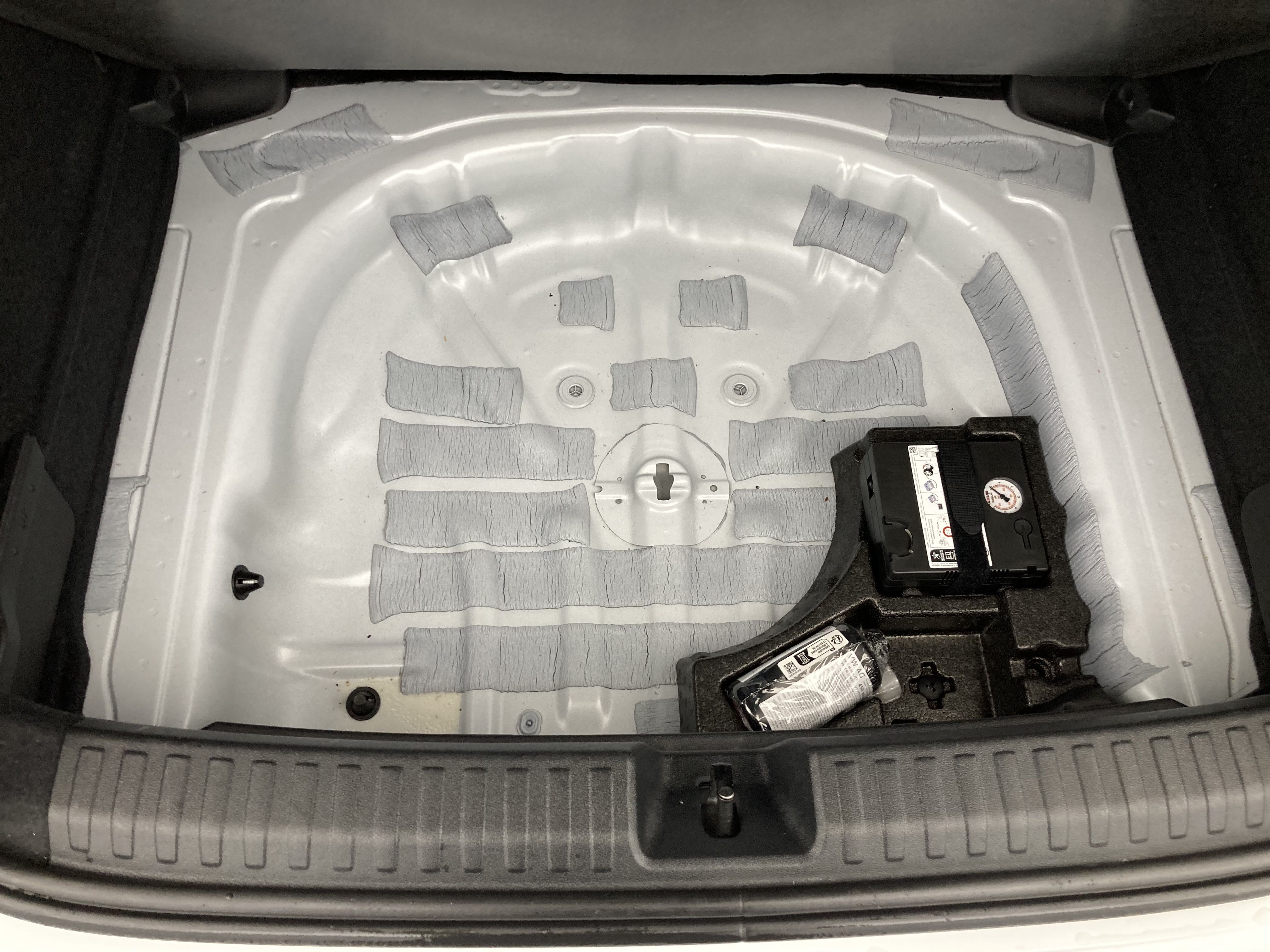 audi a3 sportback s line 35 TFSI 150 STRONIC 2023 gletscherweiss metallic 26