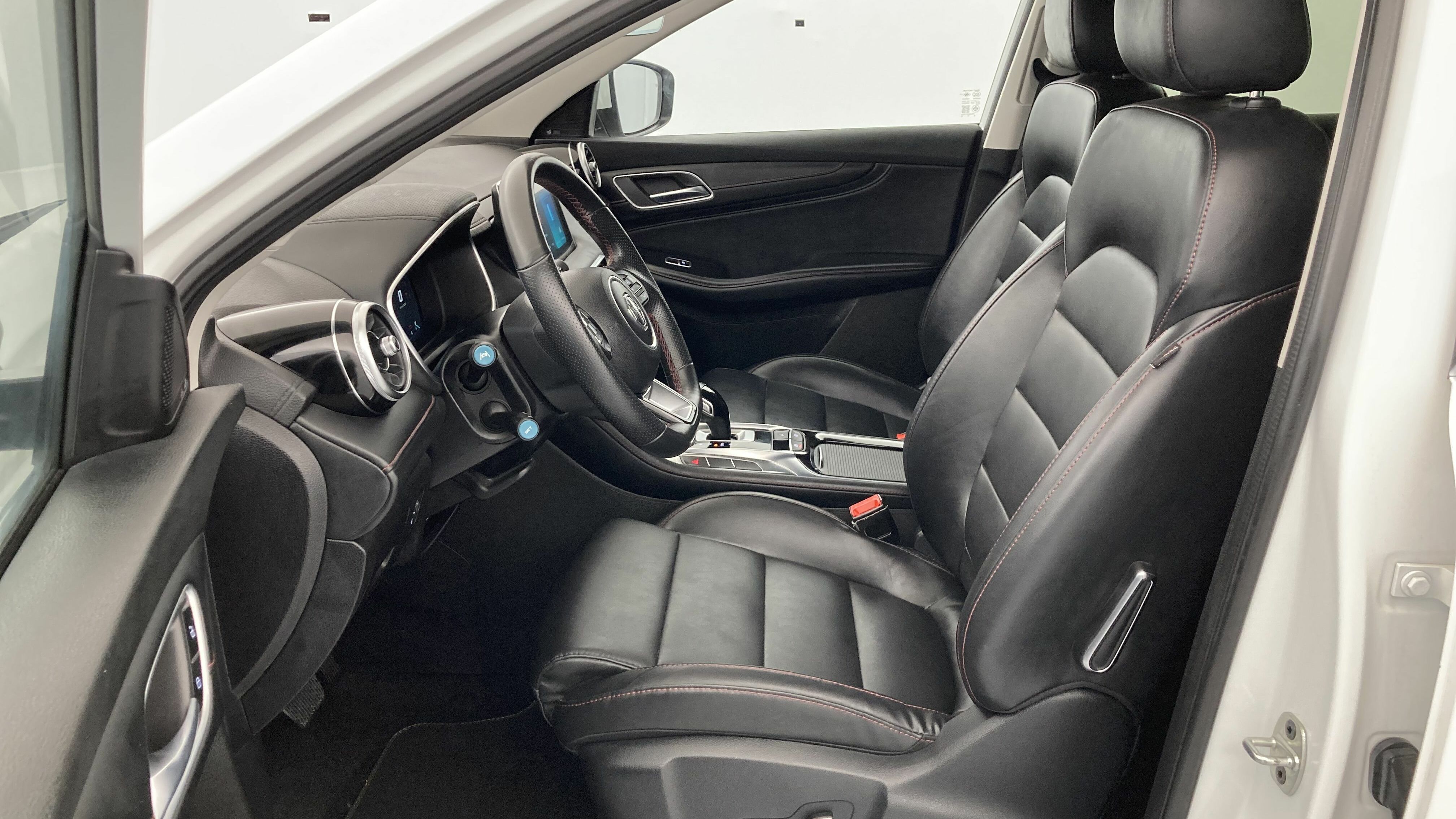 mg hs comfort 1.5 T-GDI 162 AT 2023 dover white - wsb 13