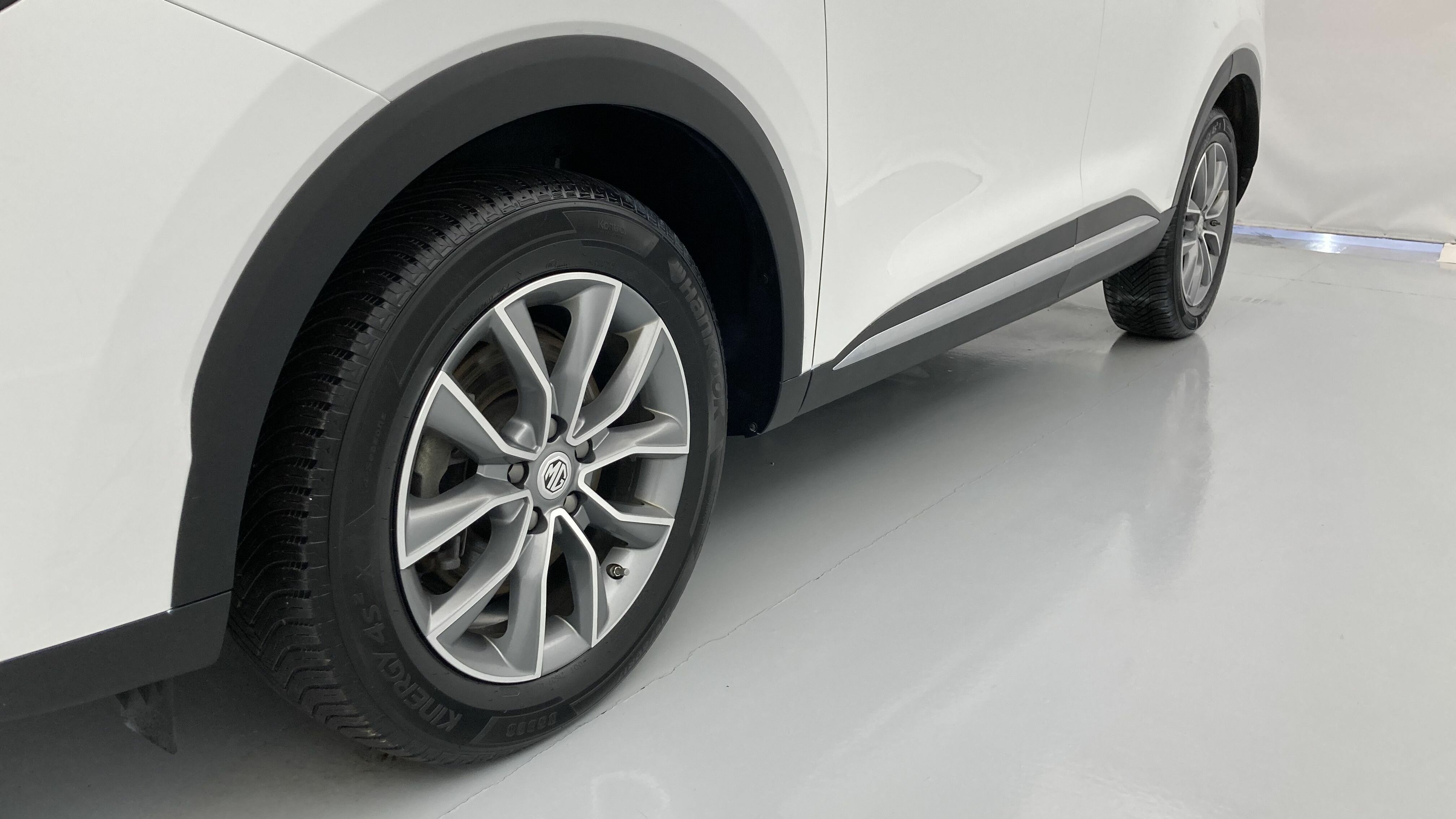 mg hs comfort 1.5 T-GDI 162 AT 2023 dover white - wsb 25