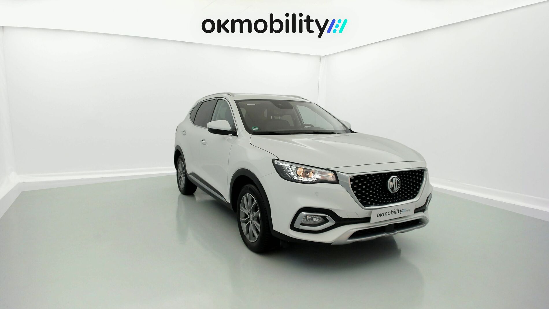 mg hs comfort 1.5 T-GDI 162 AT 2023 dover white - wsb 3