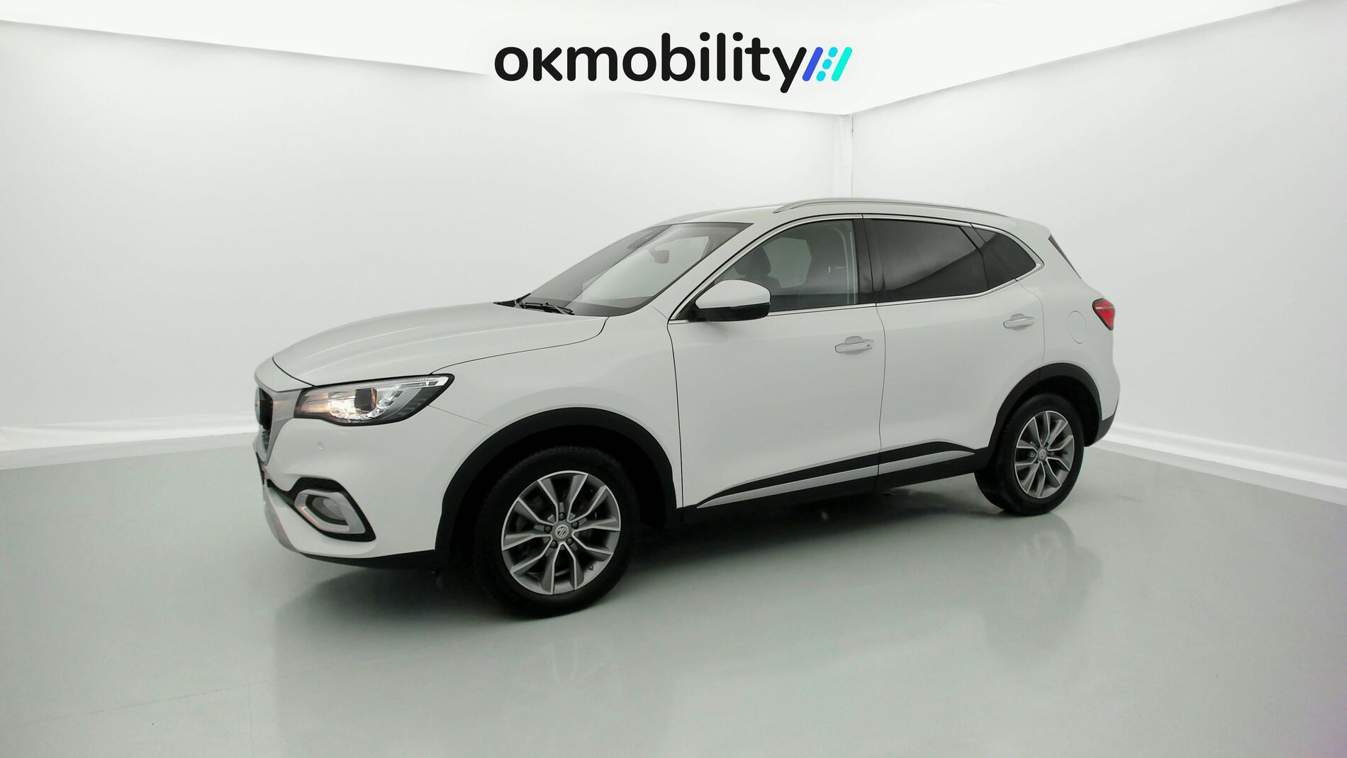 mg hs comfort 1.5 T-GDI 162 AT 2023 dover white - wsb 5