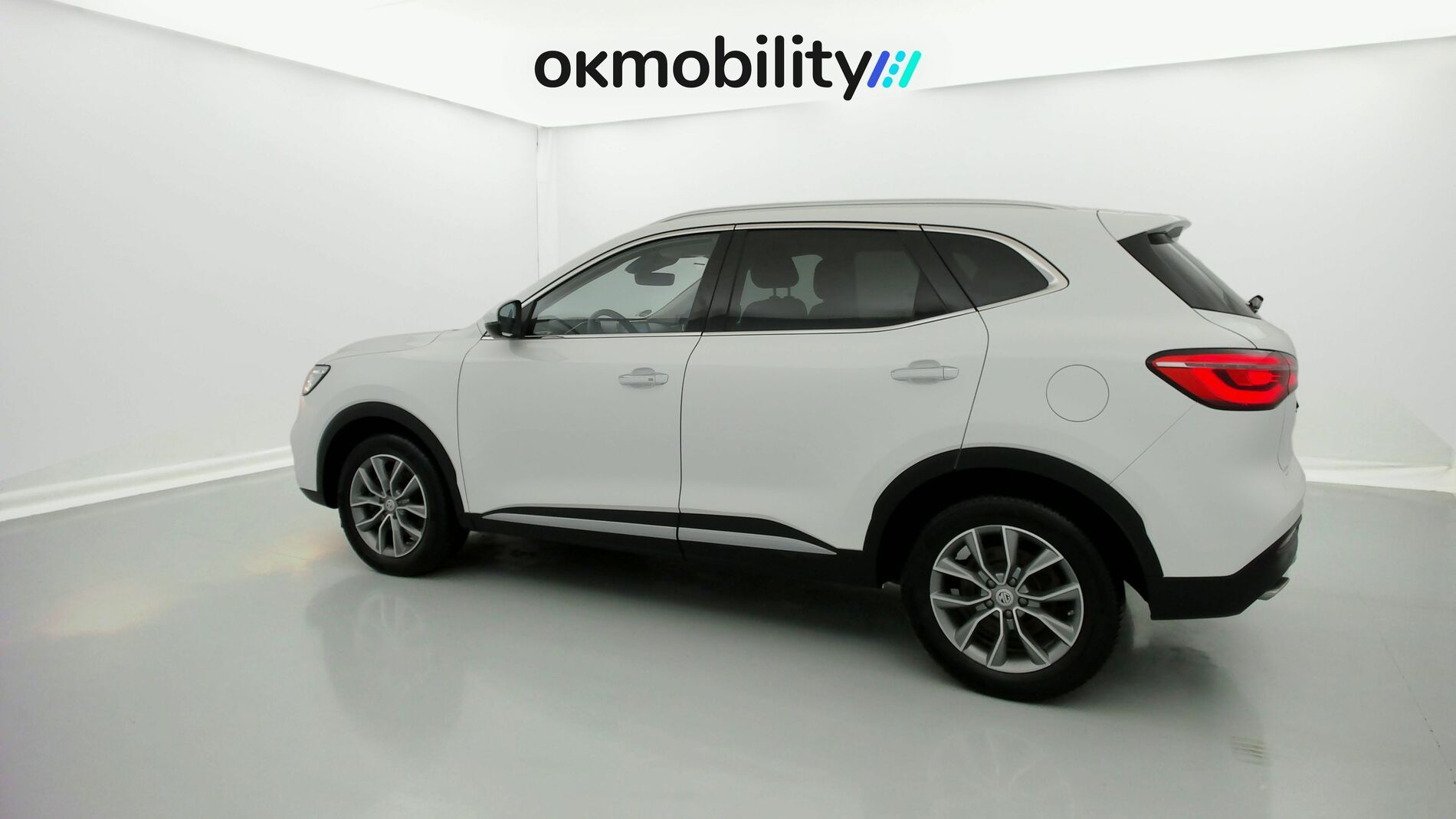 mg hs comfort 1.5 T-GDI 162 AT 2023 dover white - wsb 8