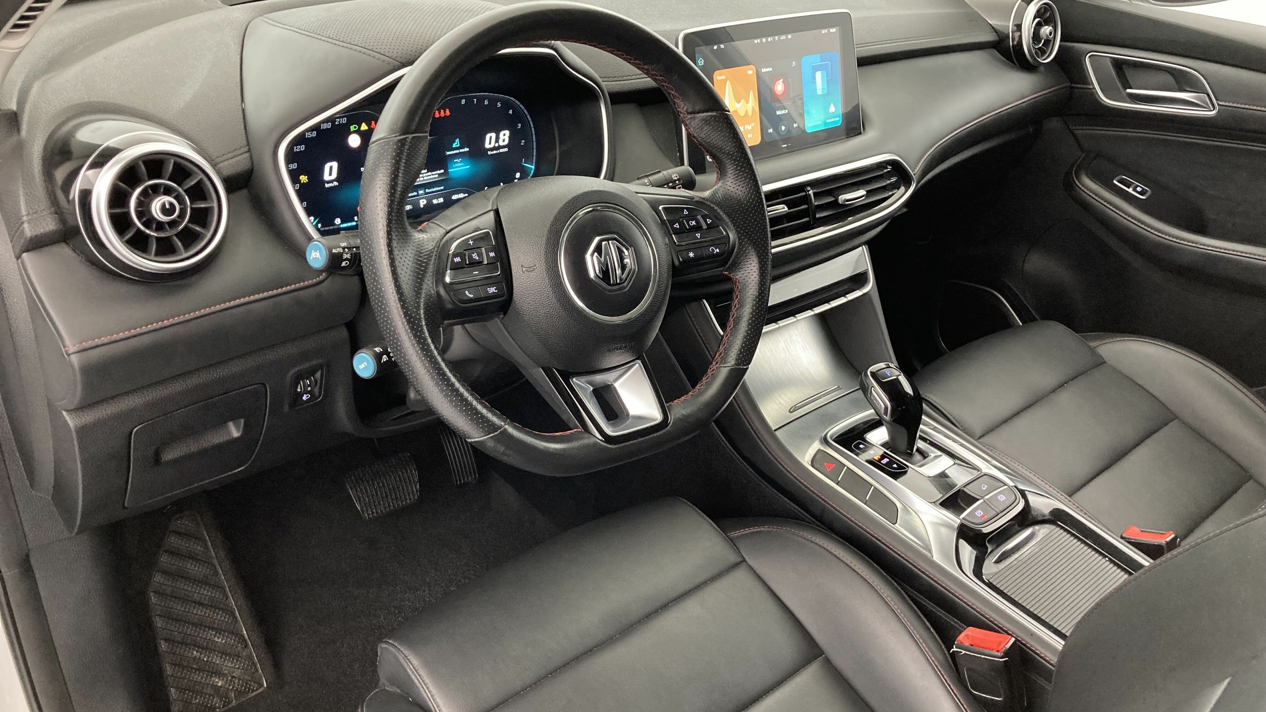 mg hs comfort 1.5 T-GDI 162 AT 2023 dover white - wsb 15