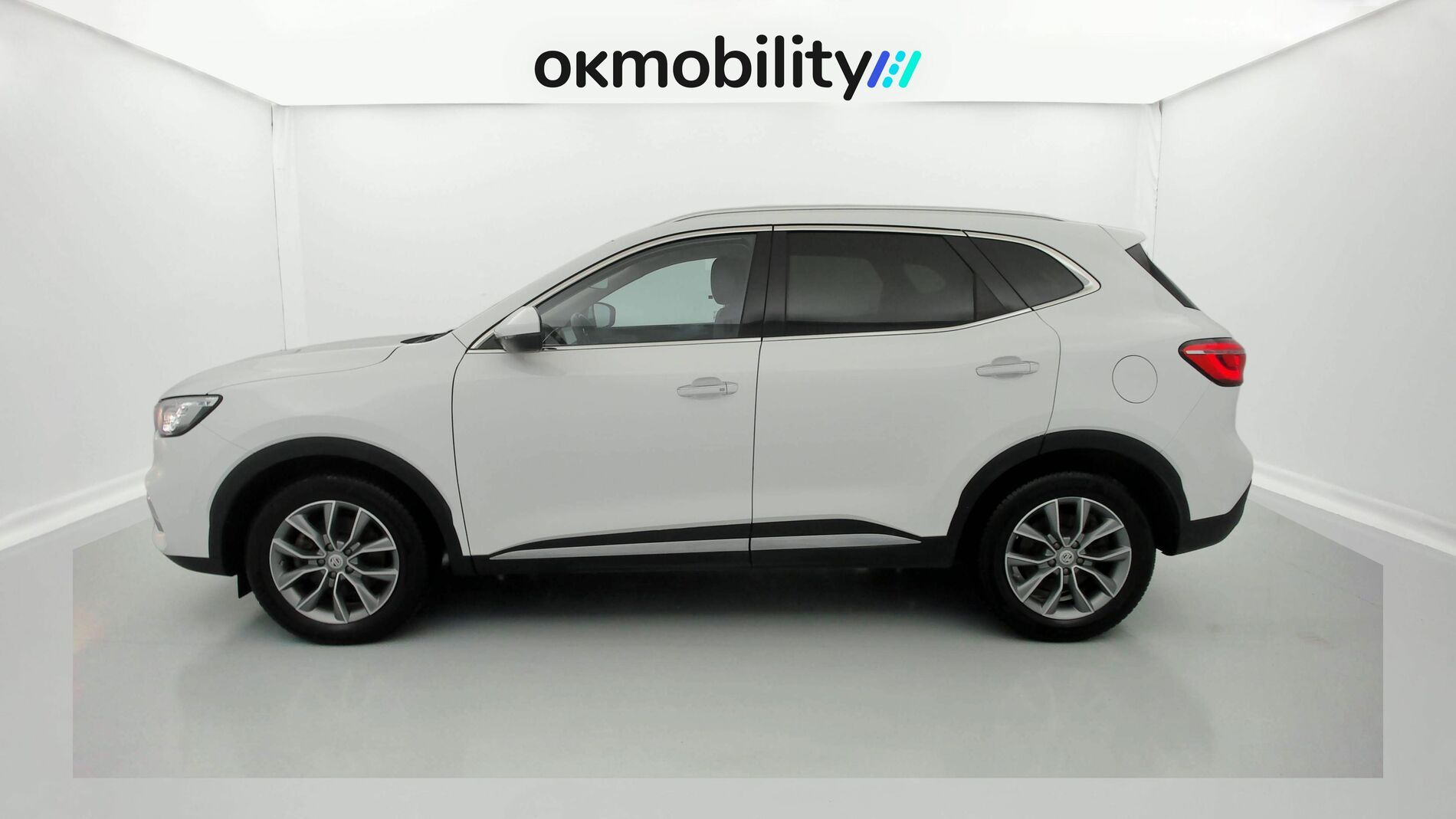 mg hs comfort 1.5 T-GDI 162 AT 2023 dover white - wsb 7