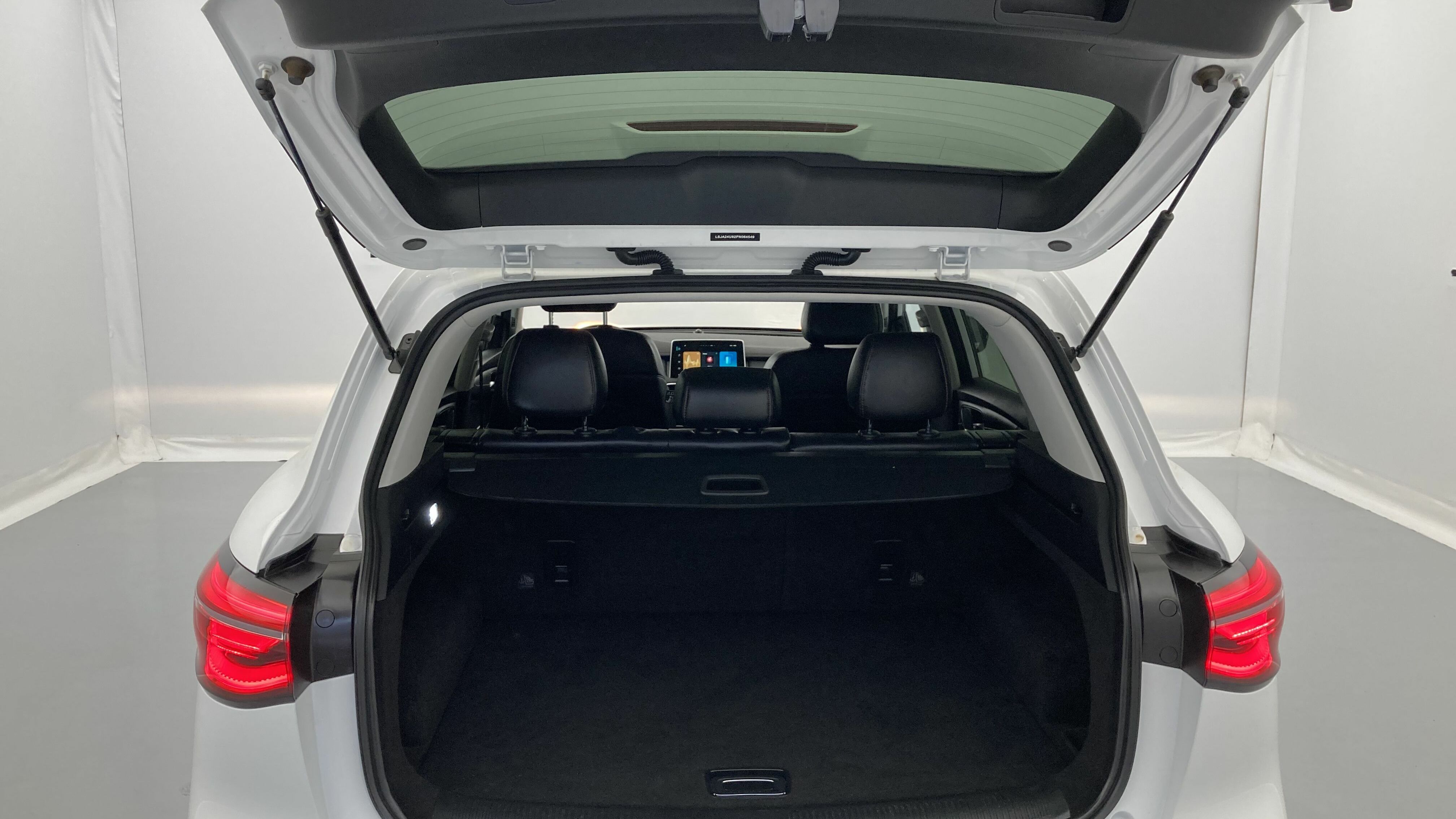 mg hs comfort 1.5 T-GDI 162 AT 2023 dover white - wsb 23