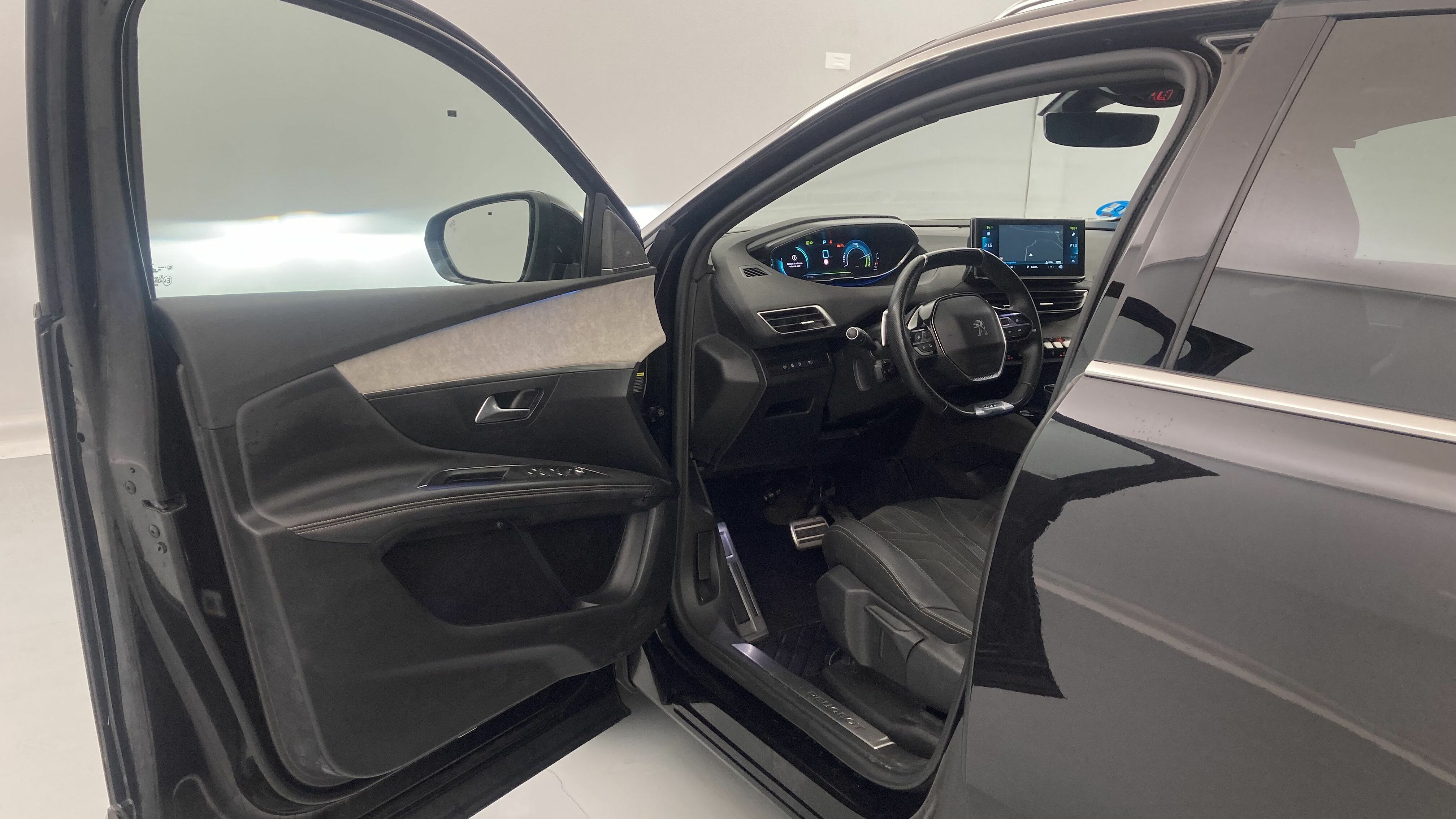 peugeot 3008 gt pack 1.6 HYBRID 300 EAT PHEV 2022 negro perla nera 12