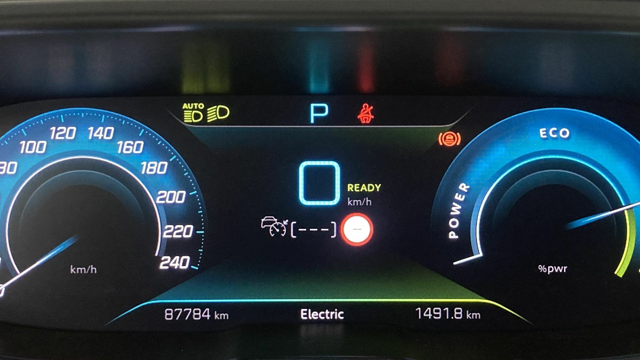 peugeot 3008 gt pack 1.6 HYBRID 300 EAT PHEV 2022 negro perla nera 17