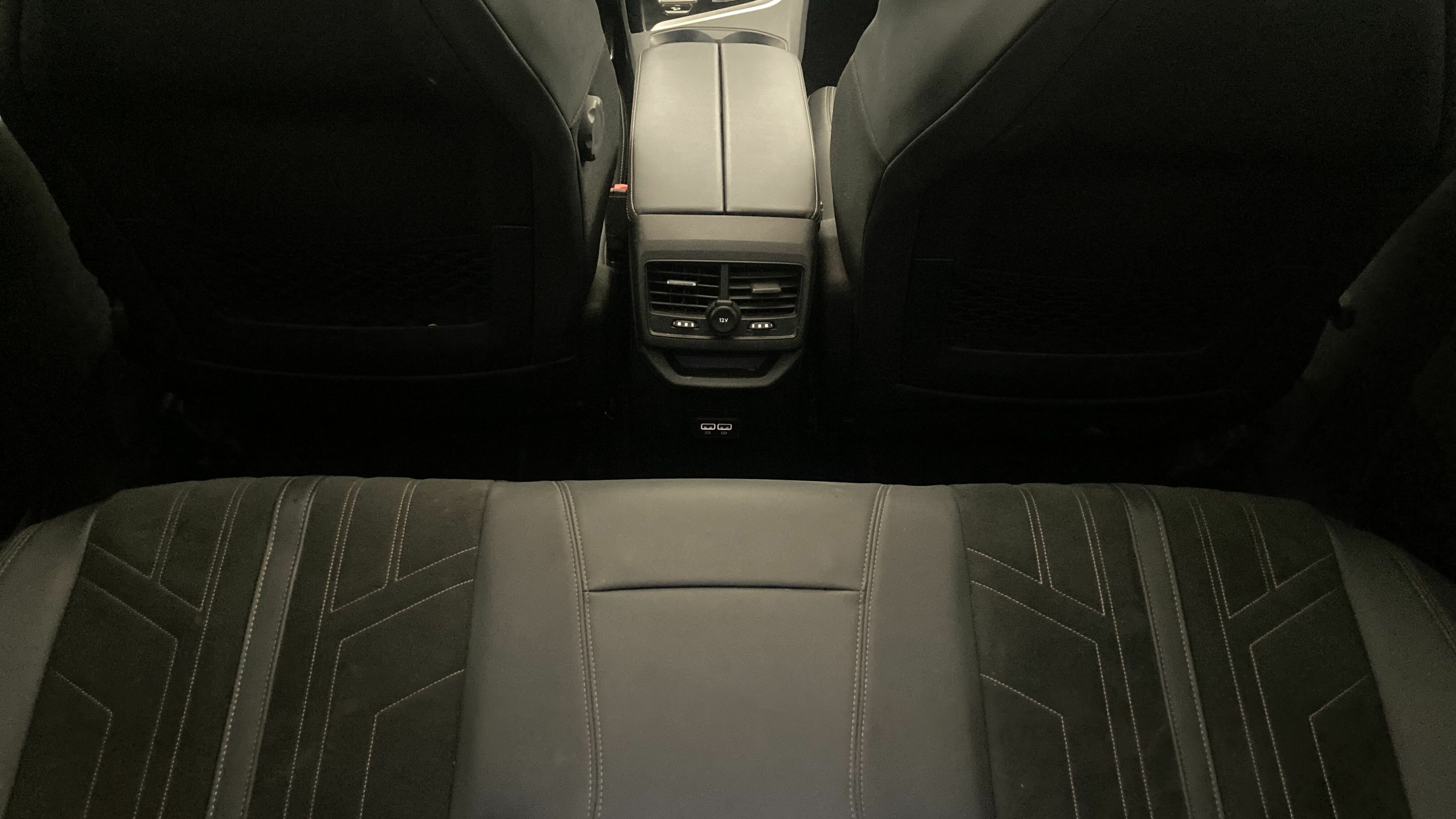 peugeot 3008 gt pack 1.6 HYBRID 300 EAT PHEV 2022 negro perla nera 21