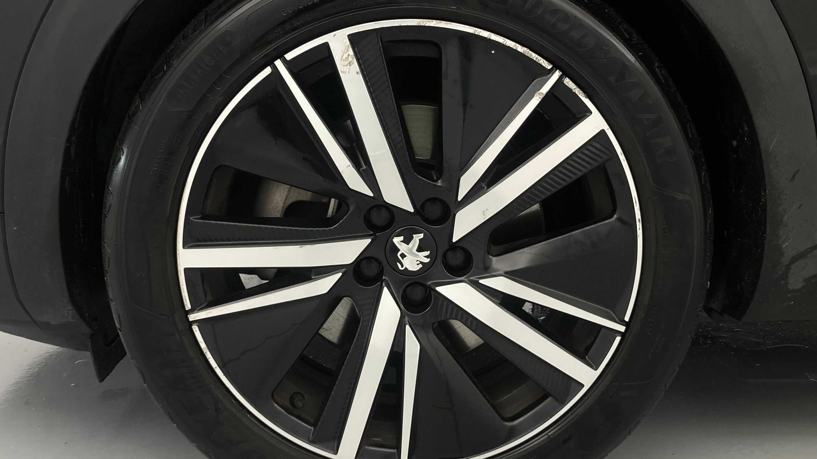 peugeot 3008 gt pack 1.6 HYBRID 300 EAT PHEV 2022 negro perla nera 26