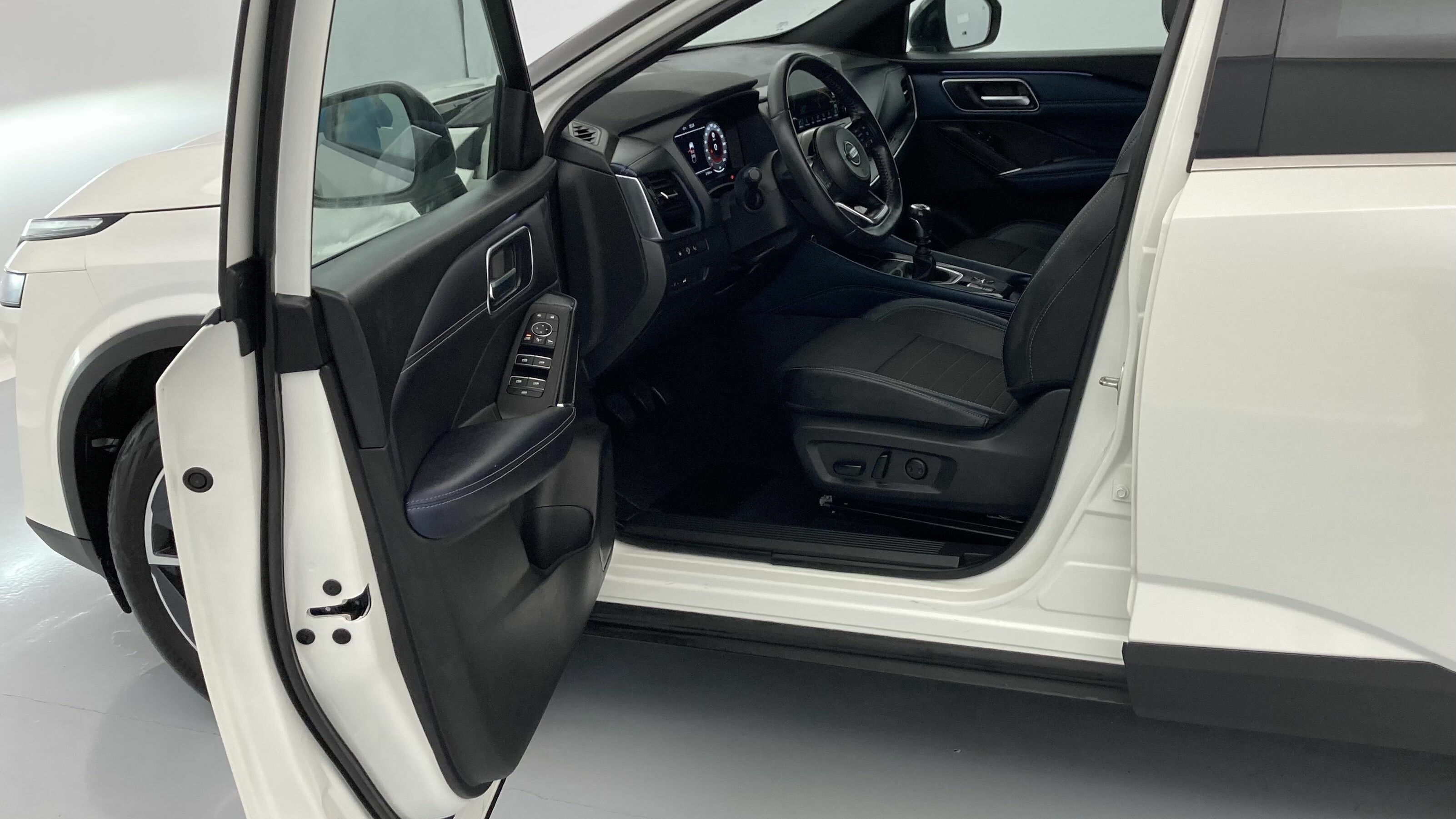 nissan qashqai tekna 1.3 DIG-T 140 MHEV 2022 blanc lunaire / noir 13