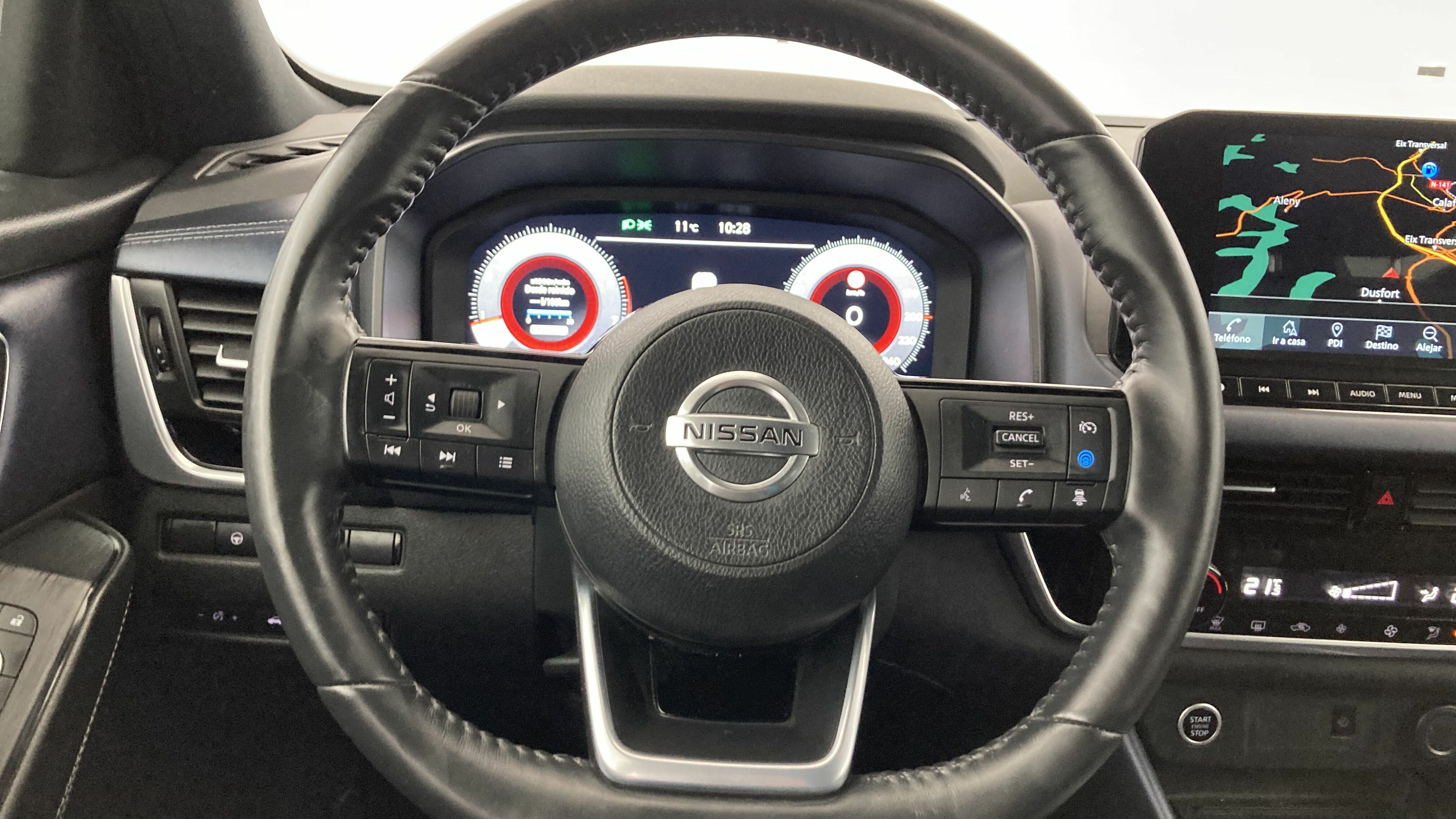 nissan qashqai tekna 1.3 DIG-T 140 MHEV 2022 blanc lunaire / noir 17