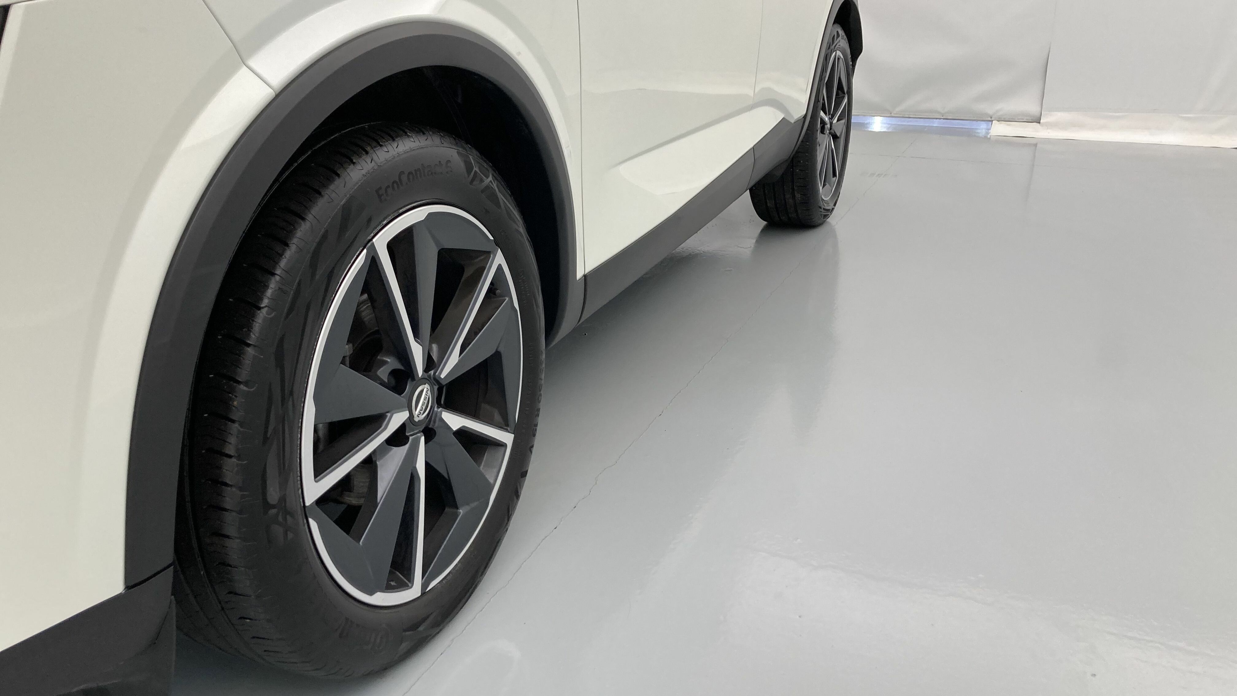 nissan qashqai tekna 1.3 DIG-T 140 MHEV 2022 blanc lunaire / noir 26