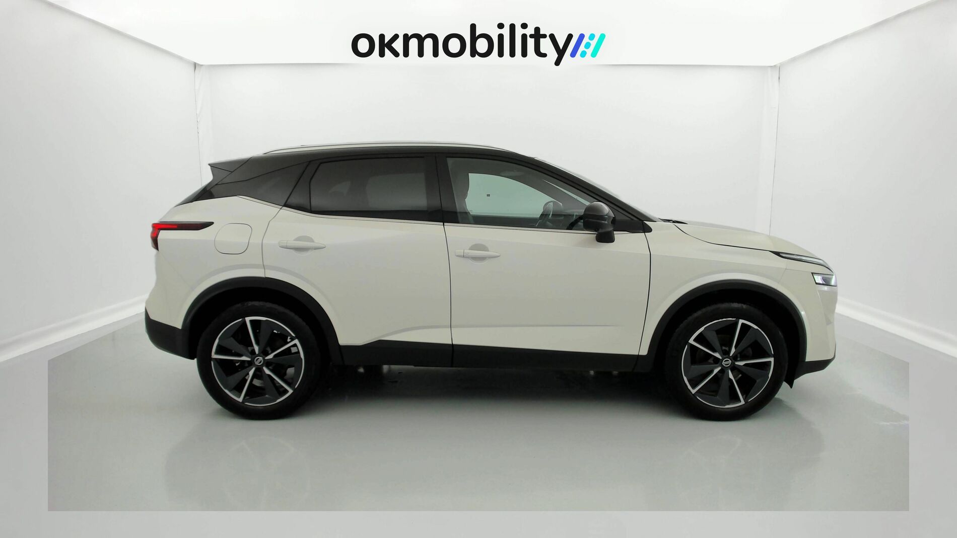 nissan qashqai tekna 1.3 DIG-T 140 MHEV 2022 blanc lunaire / noir 2