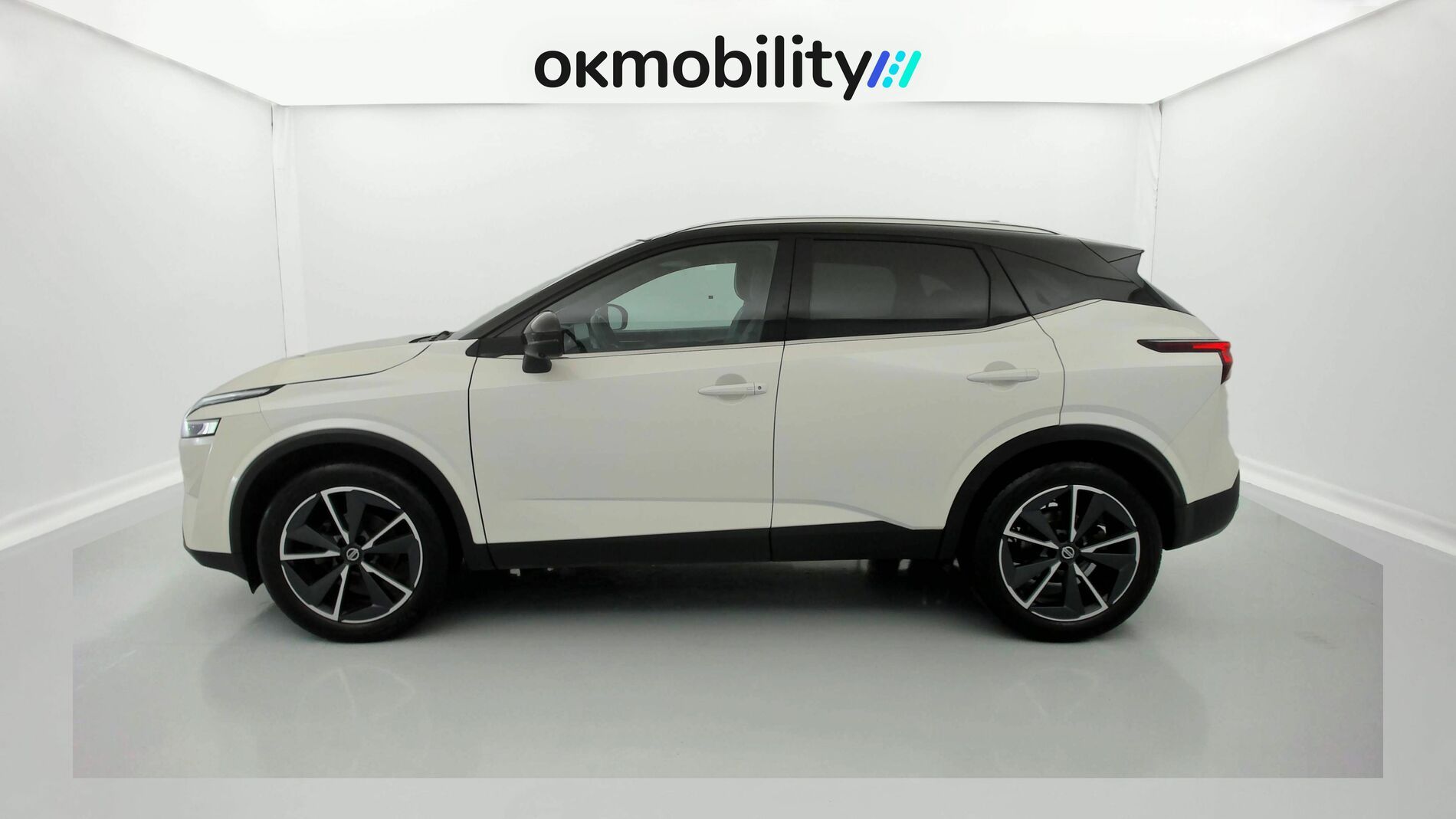 nissan qashqai tekna 1.3 DIG-T 140 MHEV 2022 blanc lunaire / noir 8