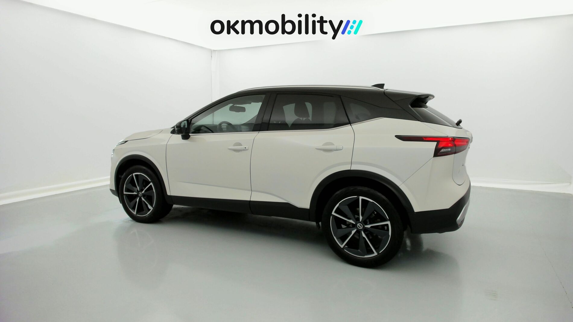 nissan qashqai tekna 1.3 DIG-T 140 MHEV 2022 blanc lunaire / noir 9