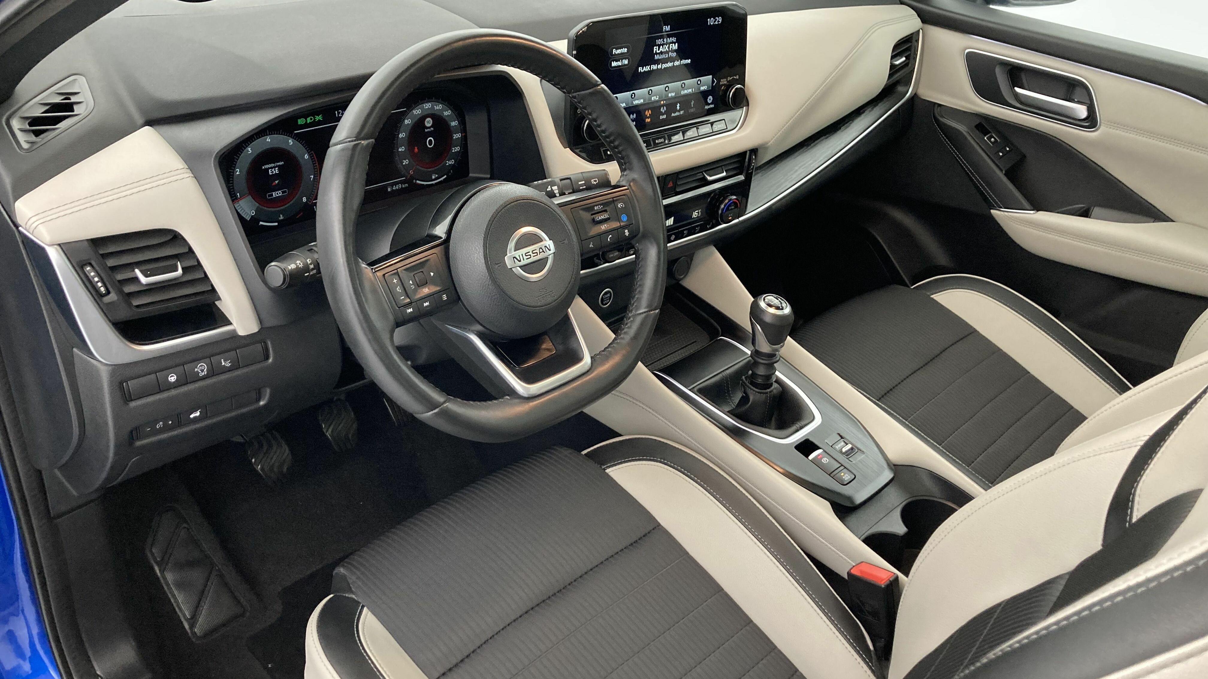 nissan qashqai tekna 1.3 DIG-T 140 MHEV 2022 blue 16
