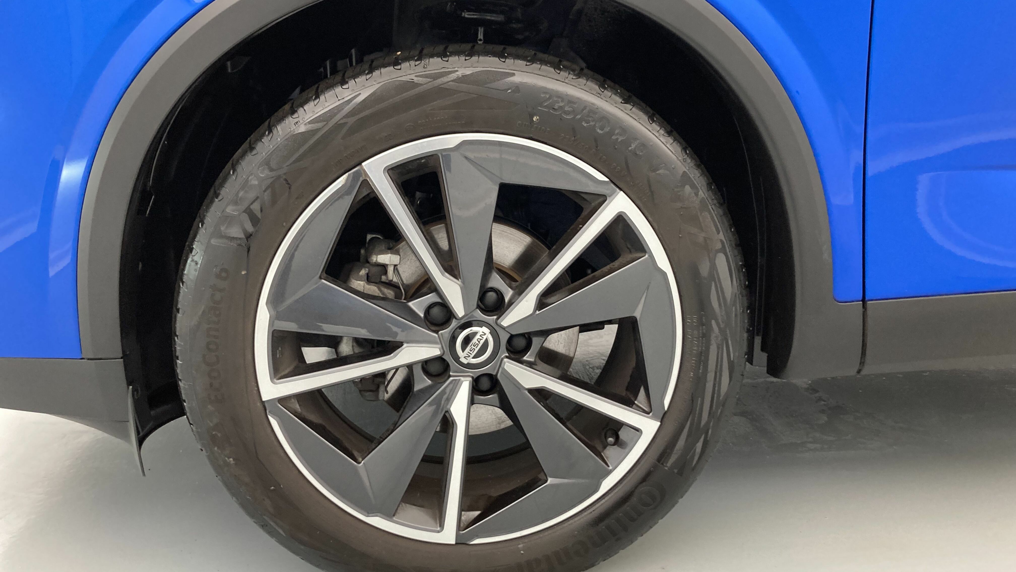 nissan qashqai tekna 1.3 DIG-T 140 MHEV 2022 blue 26