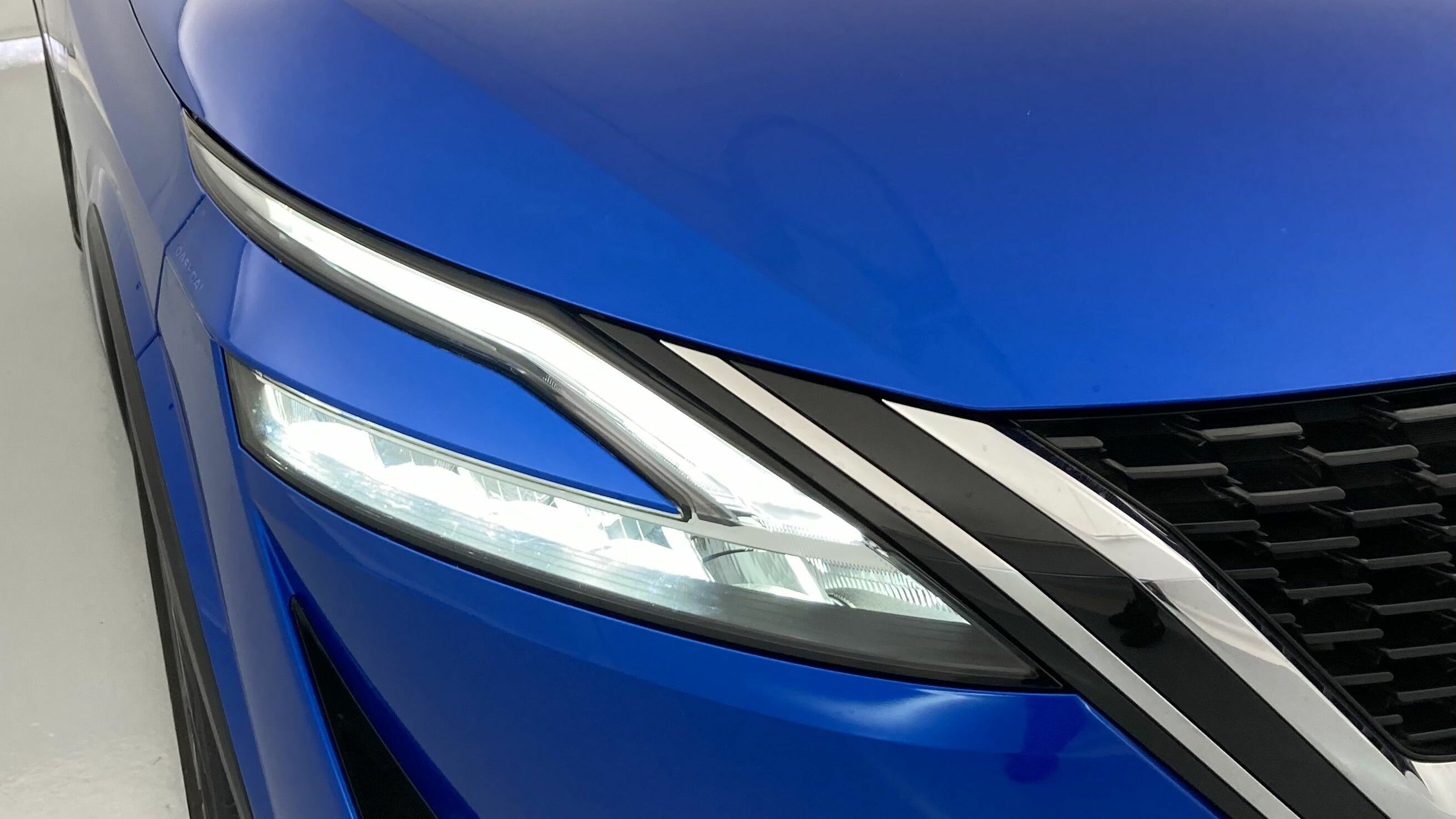 nissan qashqai tekna 1.3 DIG-T 140 MHEV 2022 blue 28