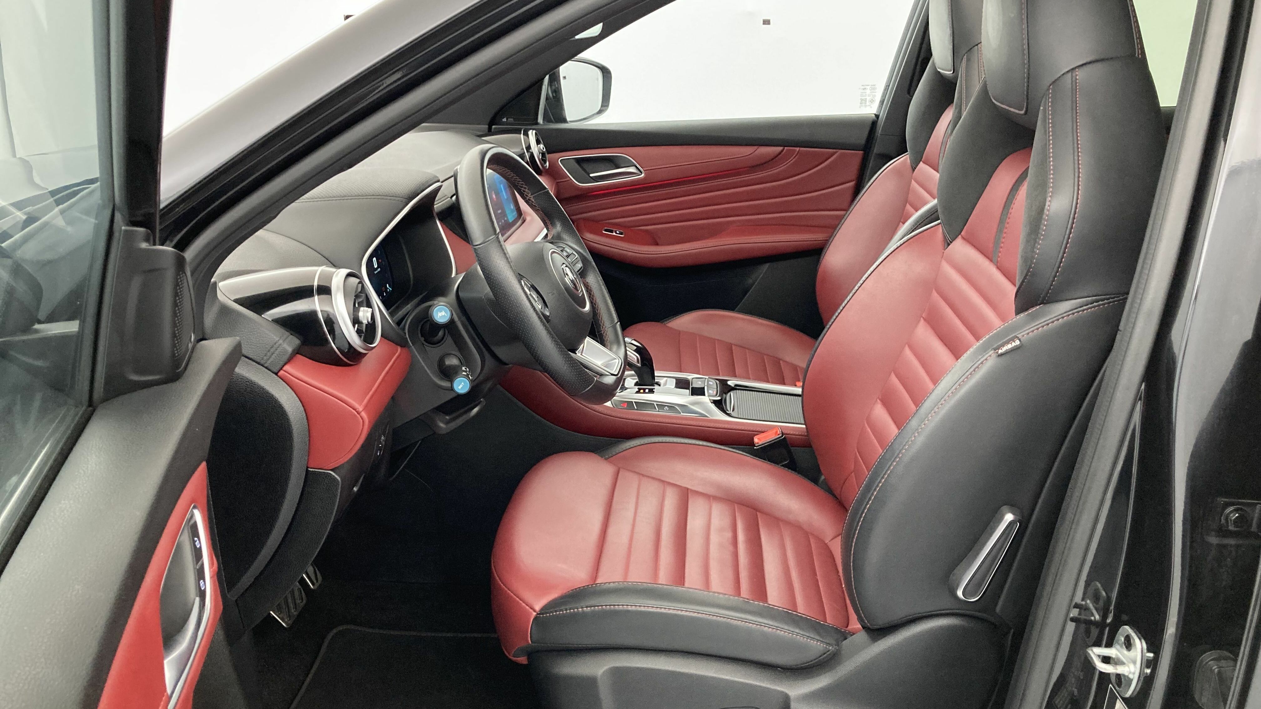 mg hs luxury 1.5 T-GDI 162 AT 2023 pebble black - pbc 14