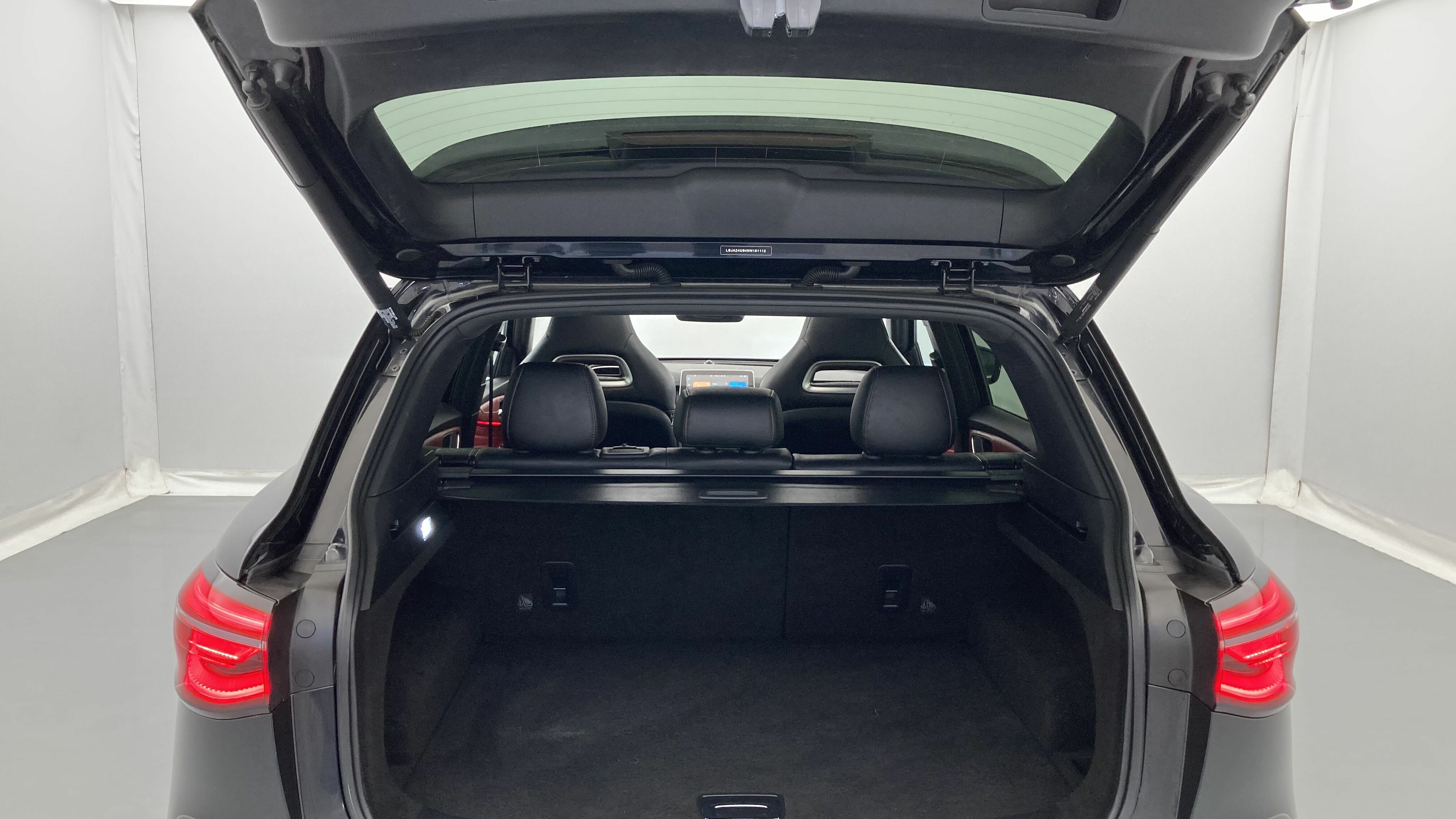 mg hs luxury 1.5 T-GDI 162 AT 2023 pebble black - pbc 24