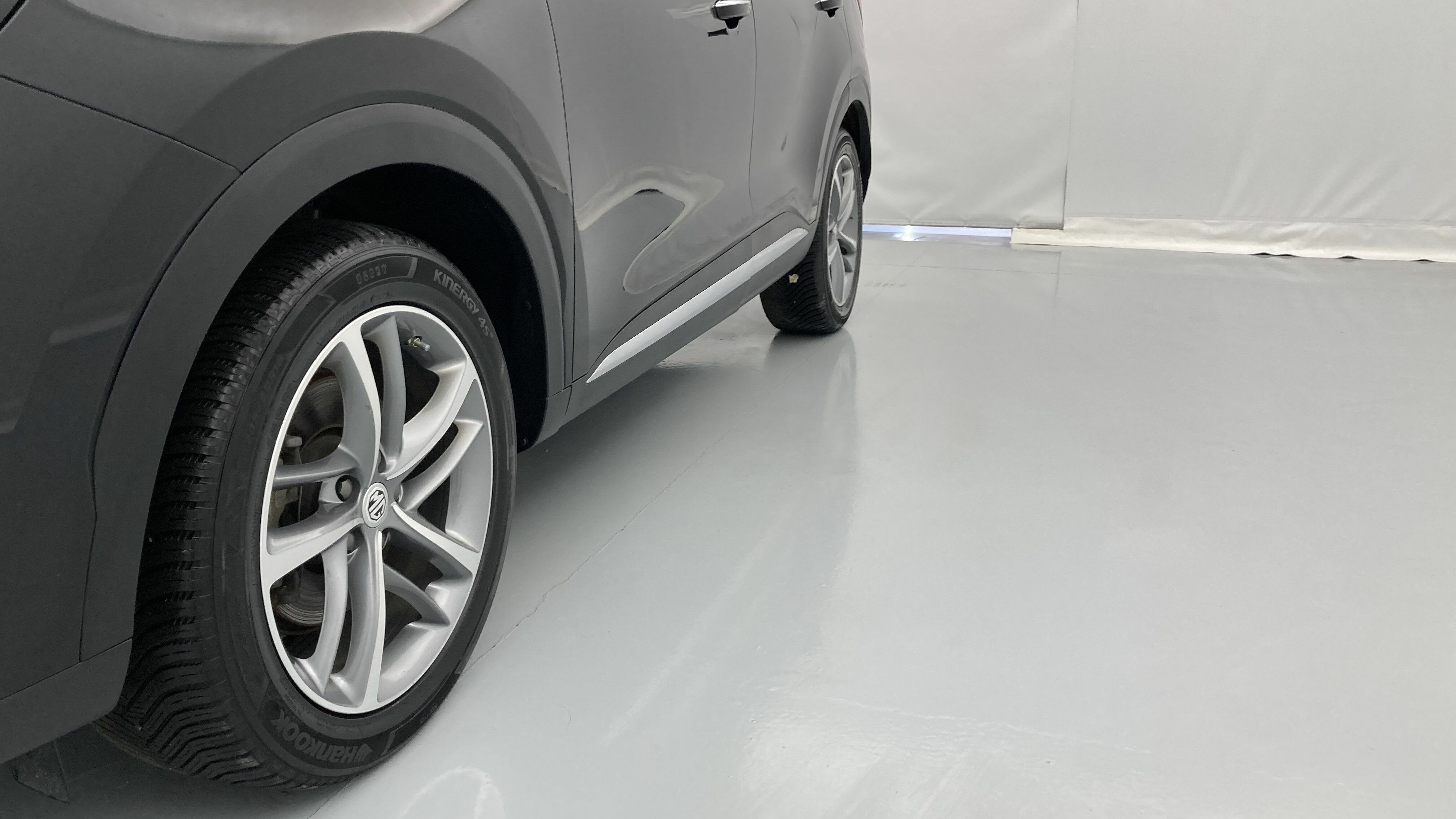 mg hs luxury 1.5 T-GDI 162 AT 2023 pebble black - pbc 26