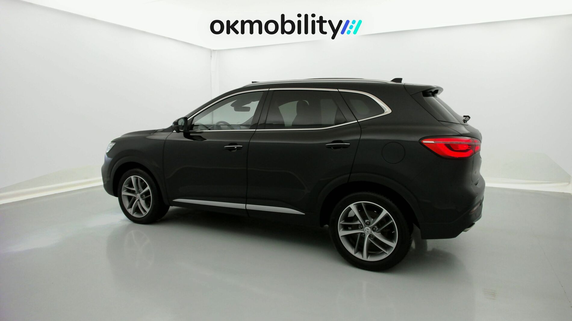 mg hs luxury 1.5 T-GDI 162 AT 2023 pebble black - pbc 8