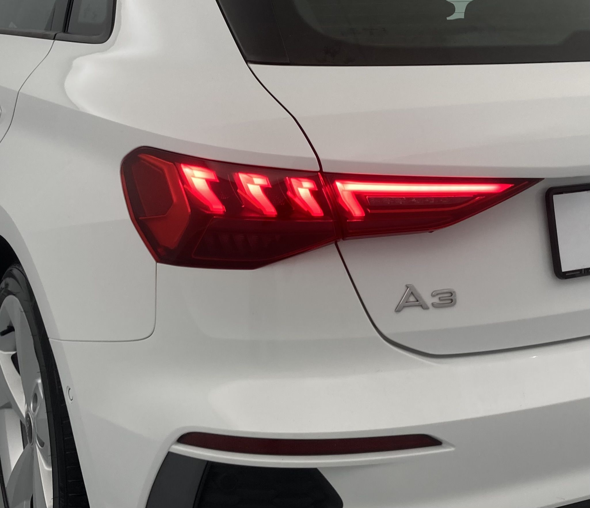 audi a3 sportback s line 35 TFSI 150 STRONIC 2023 ibis weiss 17