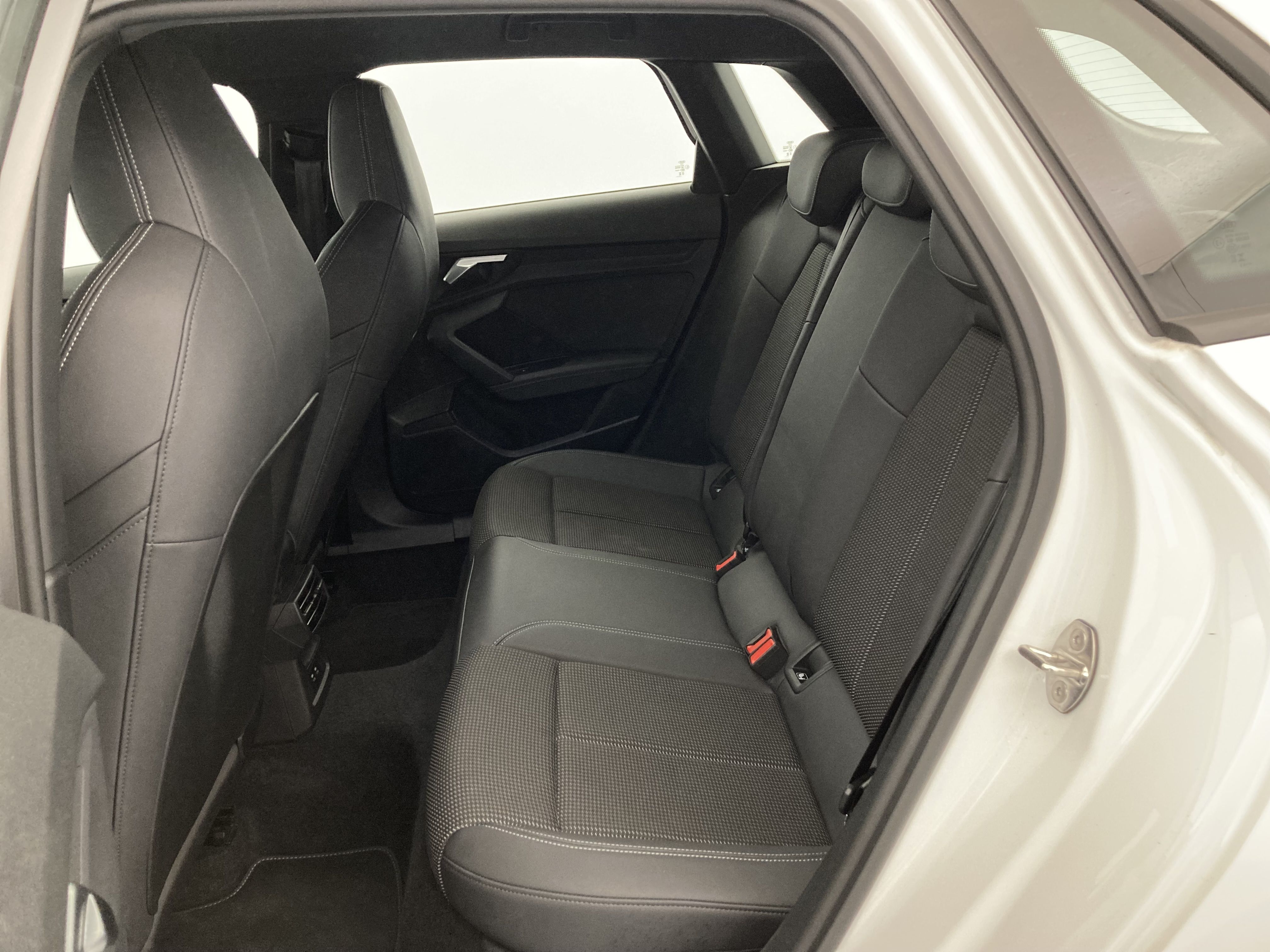 audi a3 sportback s line 35 TFSI 150 STRONIC 2023 ibis weiss 23