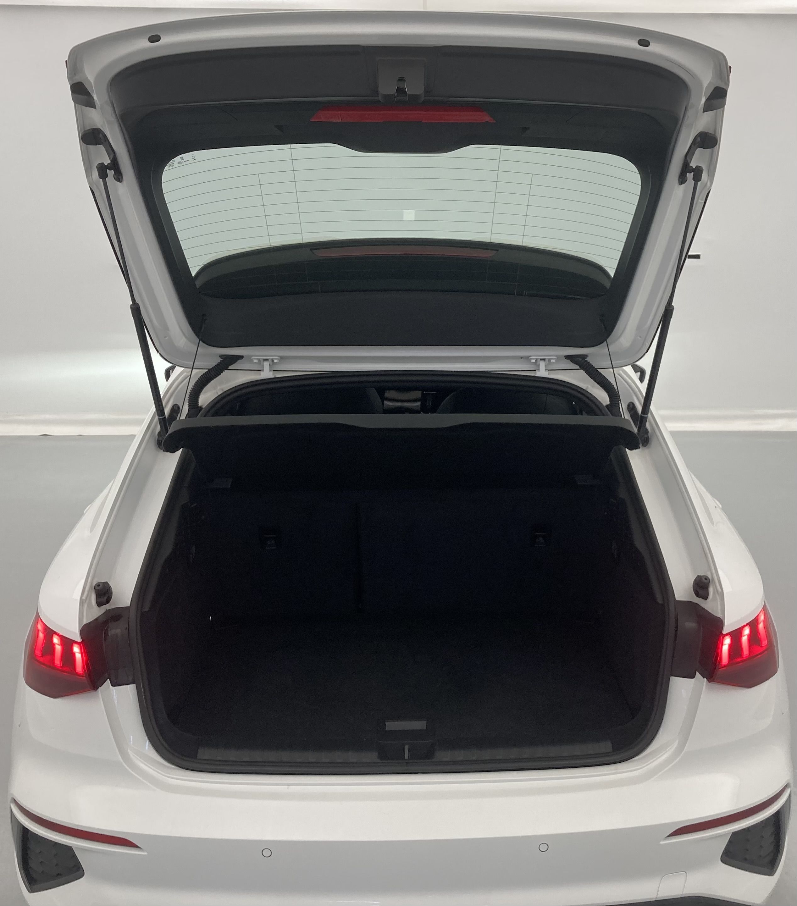 audi a3 sportback s line 35 TFSI 150 STRONIC 2023 ibis weiss 24