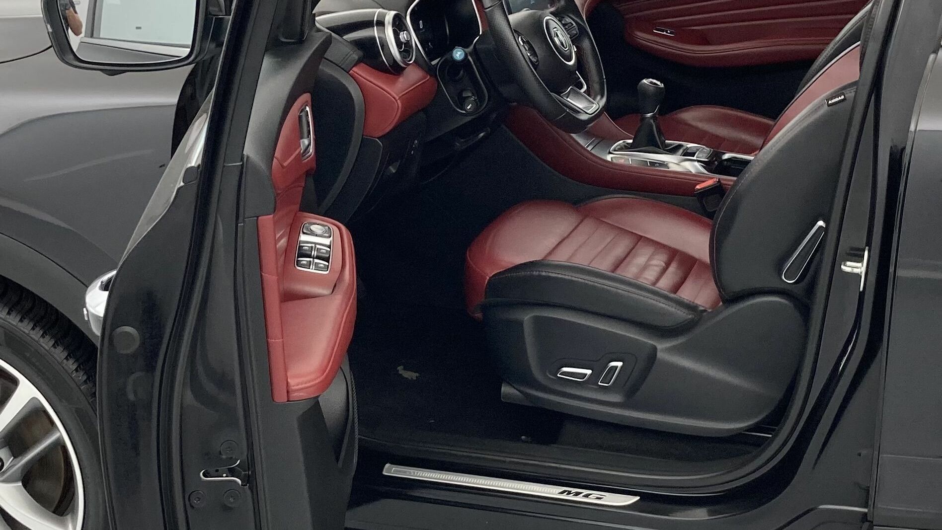 mg hs luxury 1.5 T-GDI 162 2023 pebble black - pbc 13