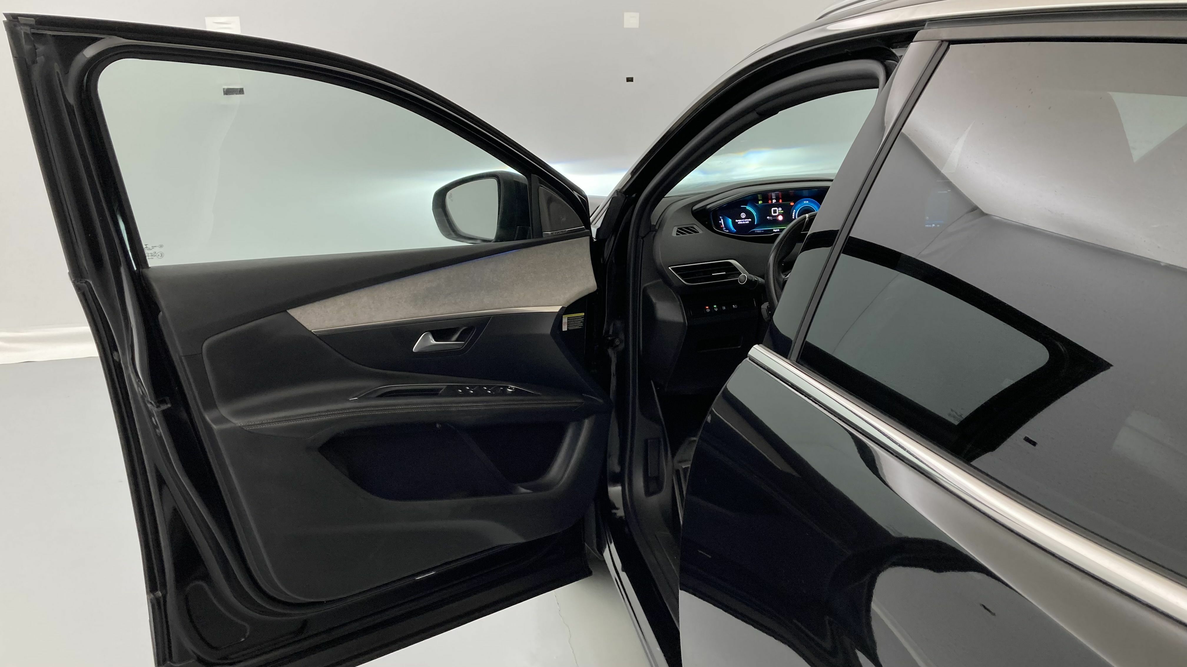 peugeot 3008 gt pack 1.6 HYBRID 300 EAT PHEV 2022 negro perla nera 13