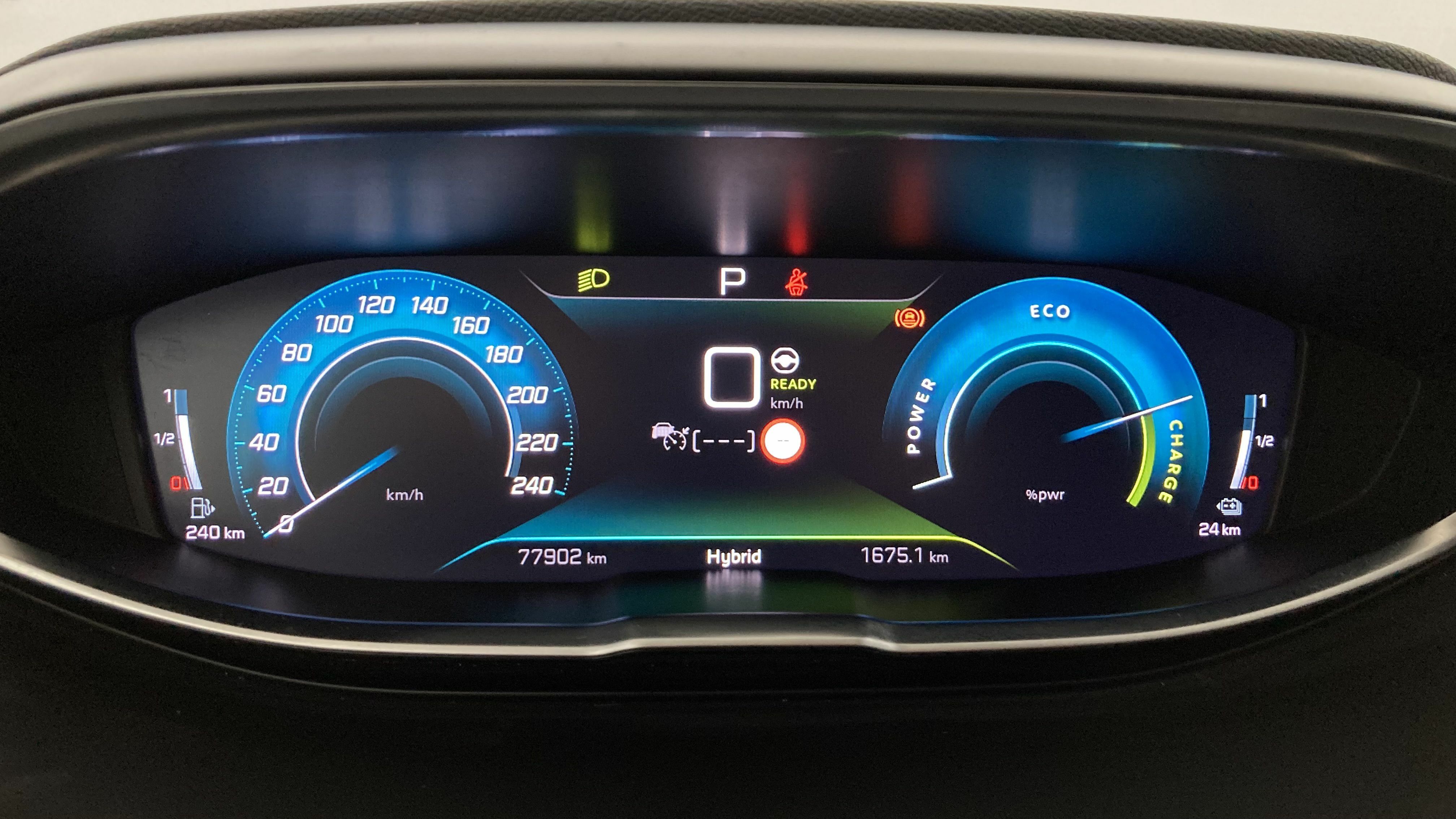 peugeot 3008 gt pack 1.6 HYBRID 300 EAT PHEV 2022 negro perla nera 18