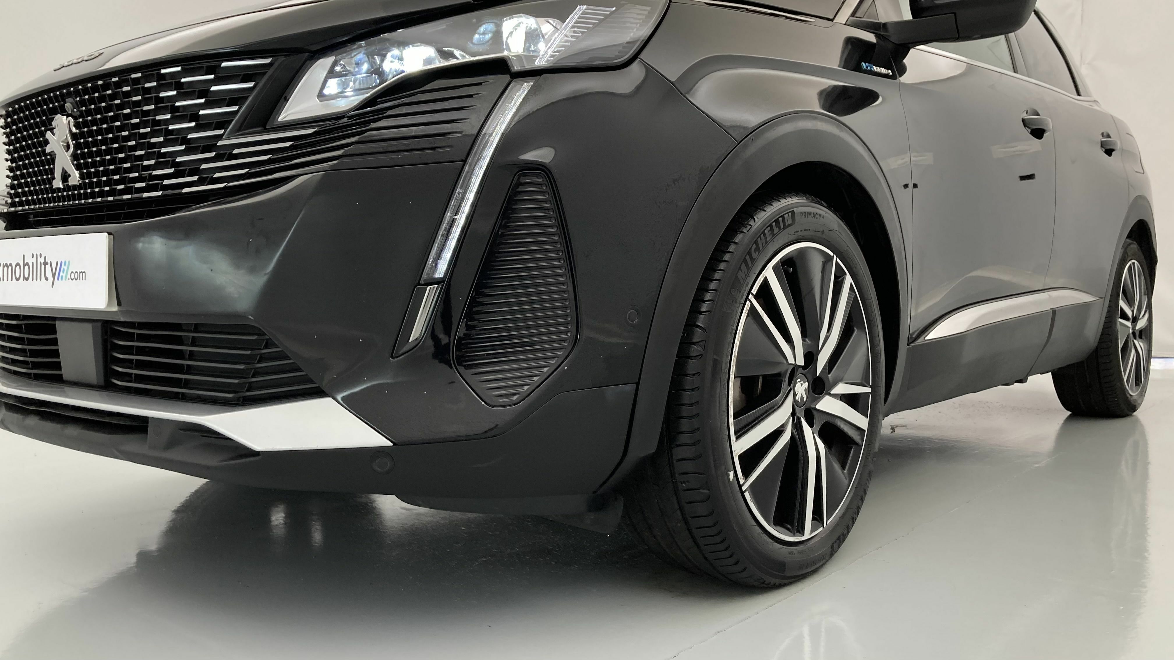 peugeot 3008 gt pack 1.6 HYBRID 300 EAT PHEV 2022 negro perla nera 26