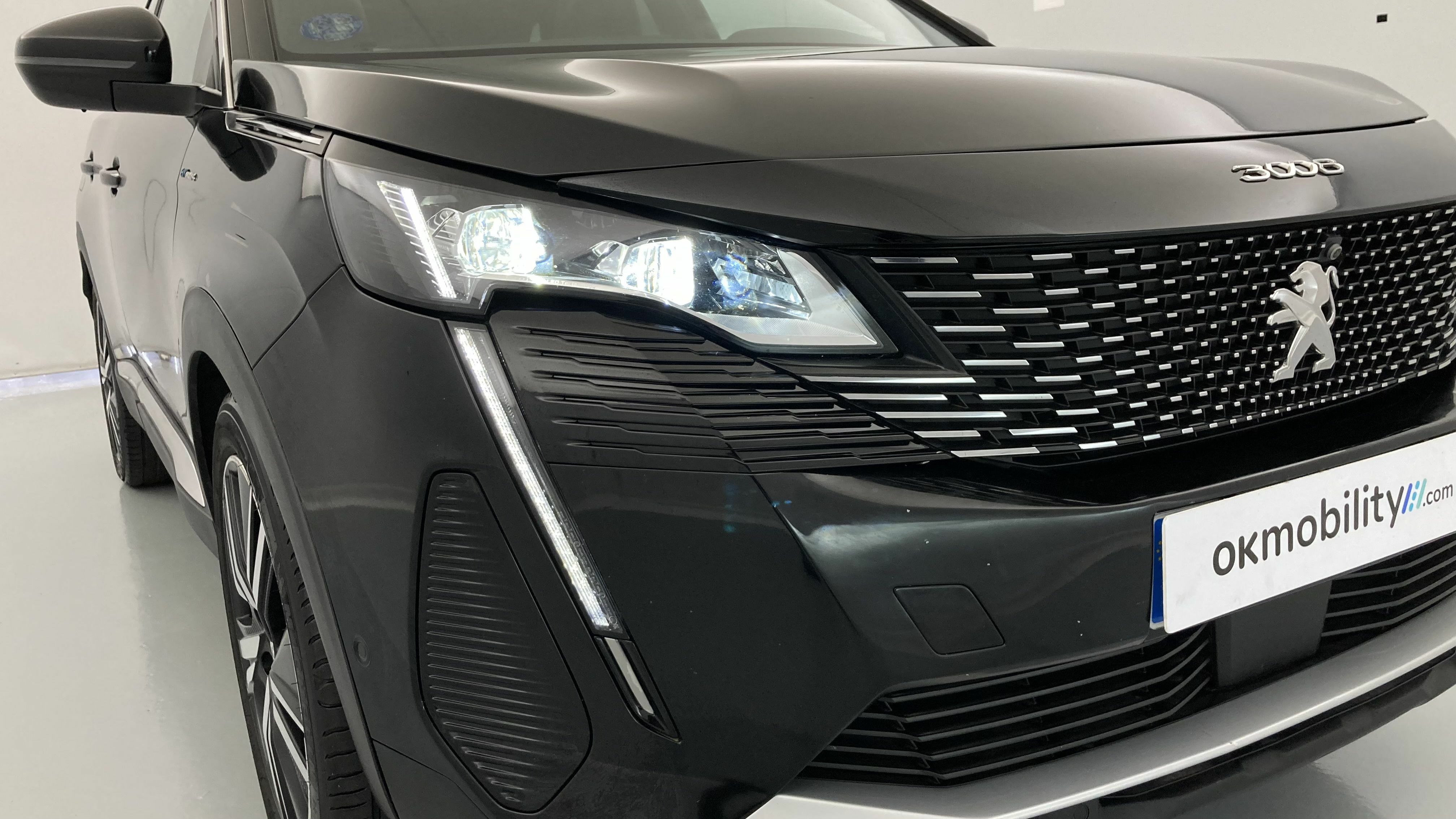 peugeot 3008 gt pack 1.6 HYBRID 300 EAT PHEV 2022 negro perla nera 29