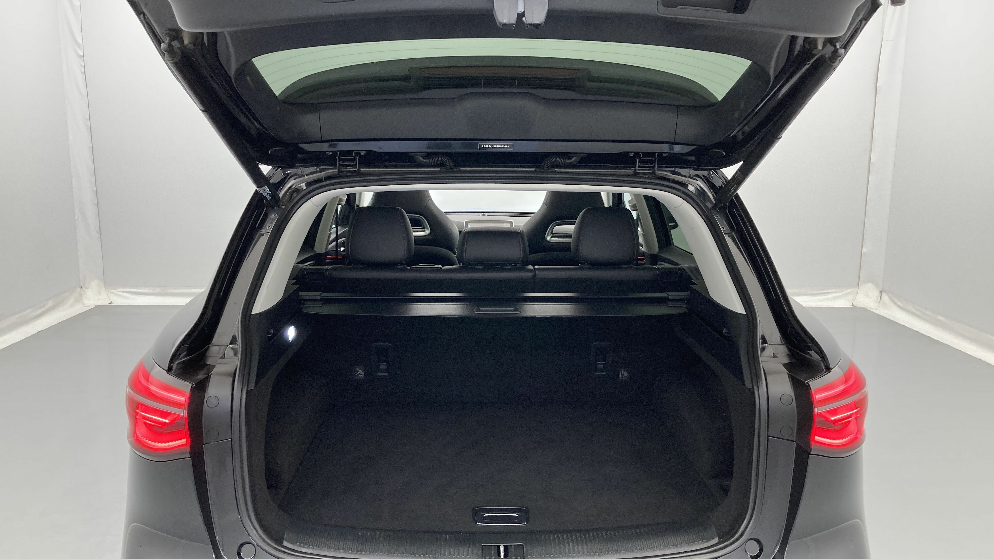 mg hs luxury 1.5 T-GDI 162 AT 2023 pebble black - pbc 24