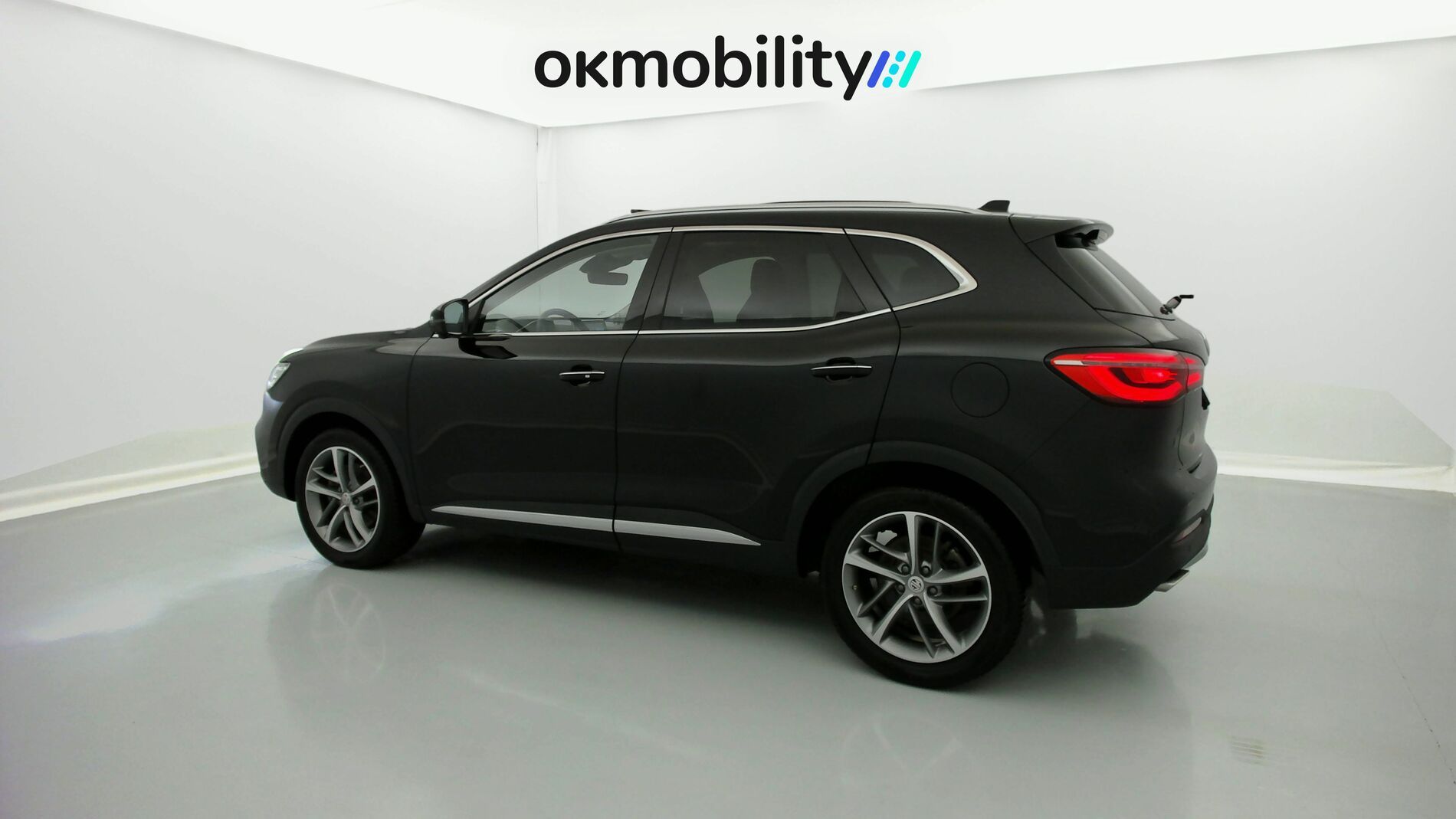 mg hs luxury 1.5 T-GDI 162 AT 2023 pebble black - pbc 8