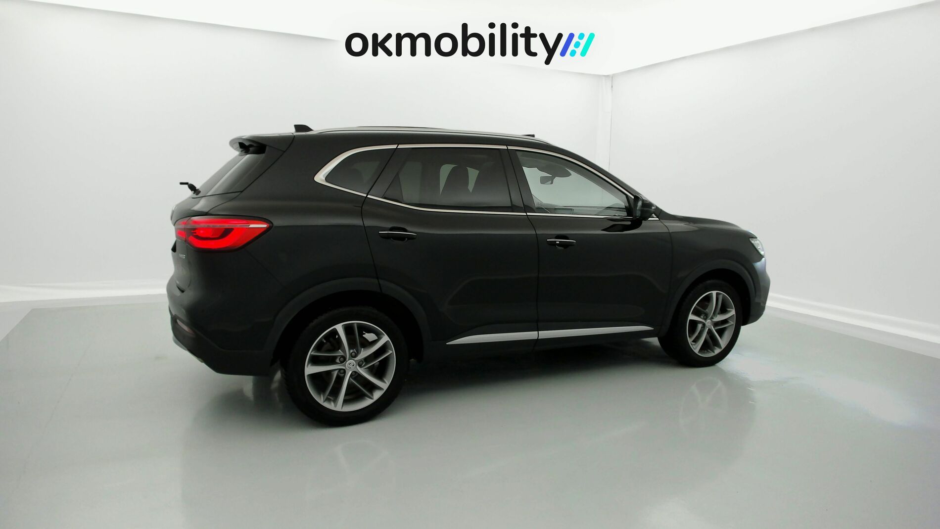 mg hs luxury 1.5 T-GDI 162 AT 2023 pebble black - pbc 12