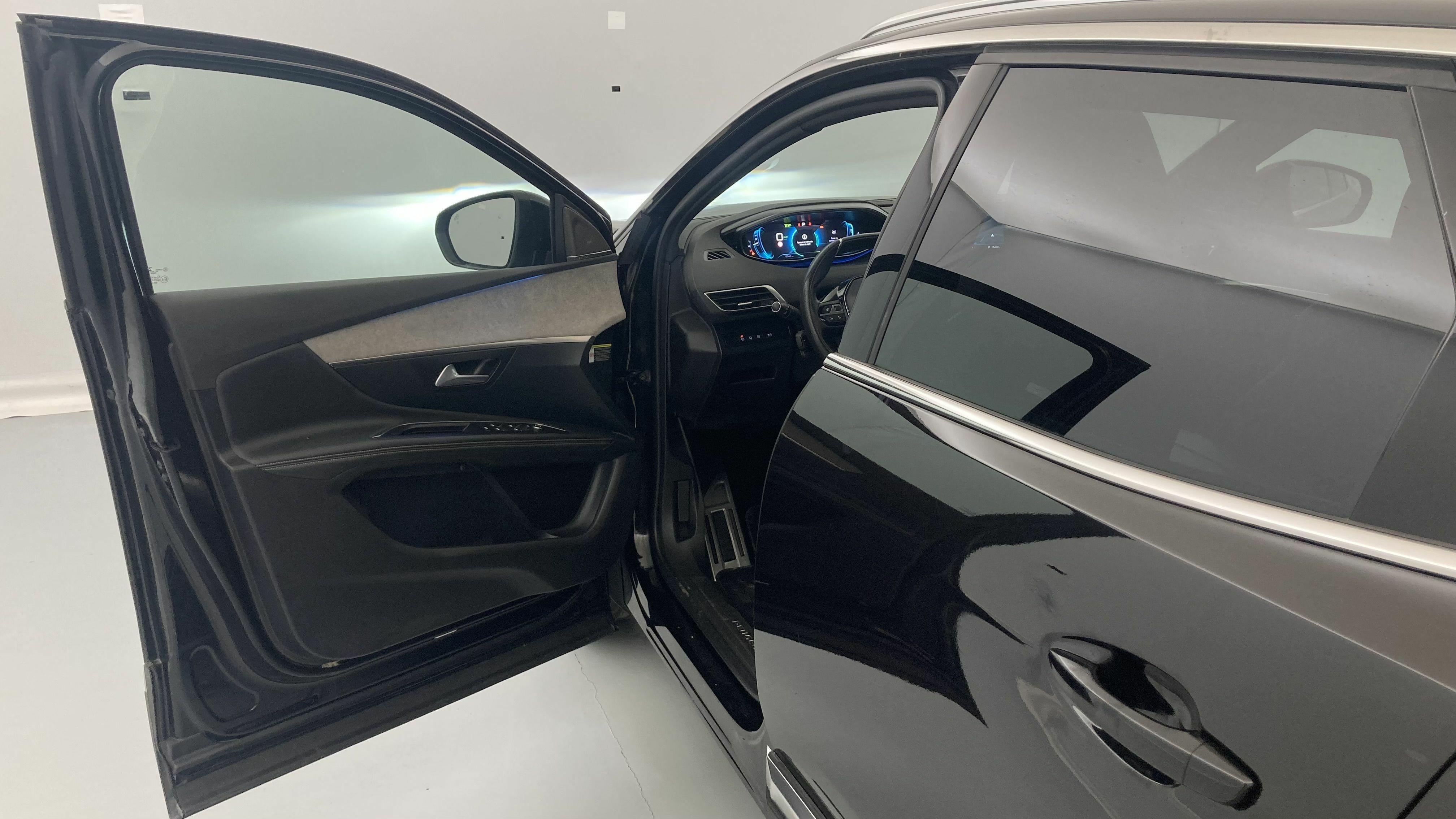 peugeot 3008 gt pack 1.6 HYBRID 300 EAT PHEV 2022 negro perla nera 12