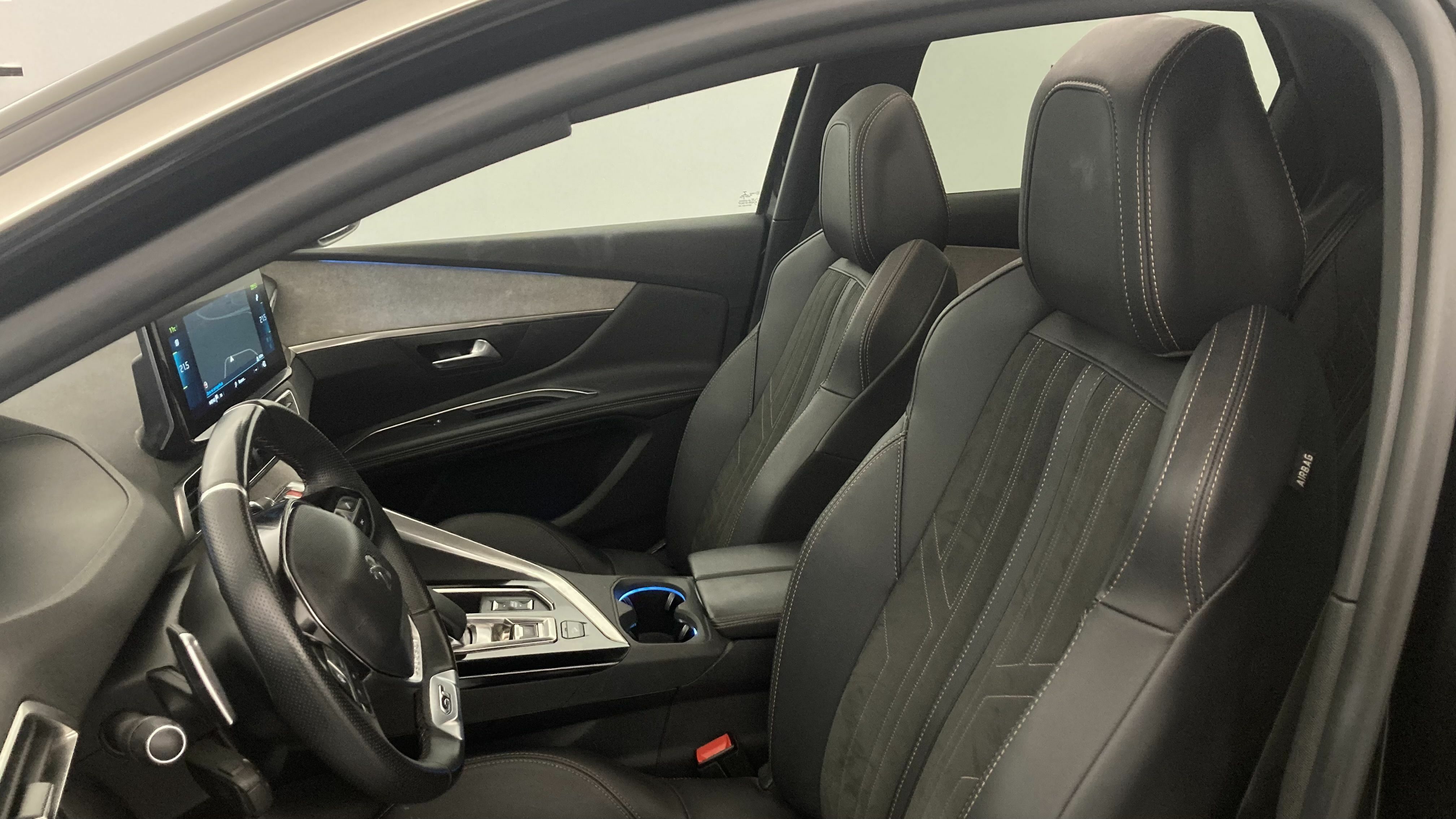 peugeot 3008 gt pack 1.6 HYBRID 300 EAT PHEV 2022 negro perla nera 13