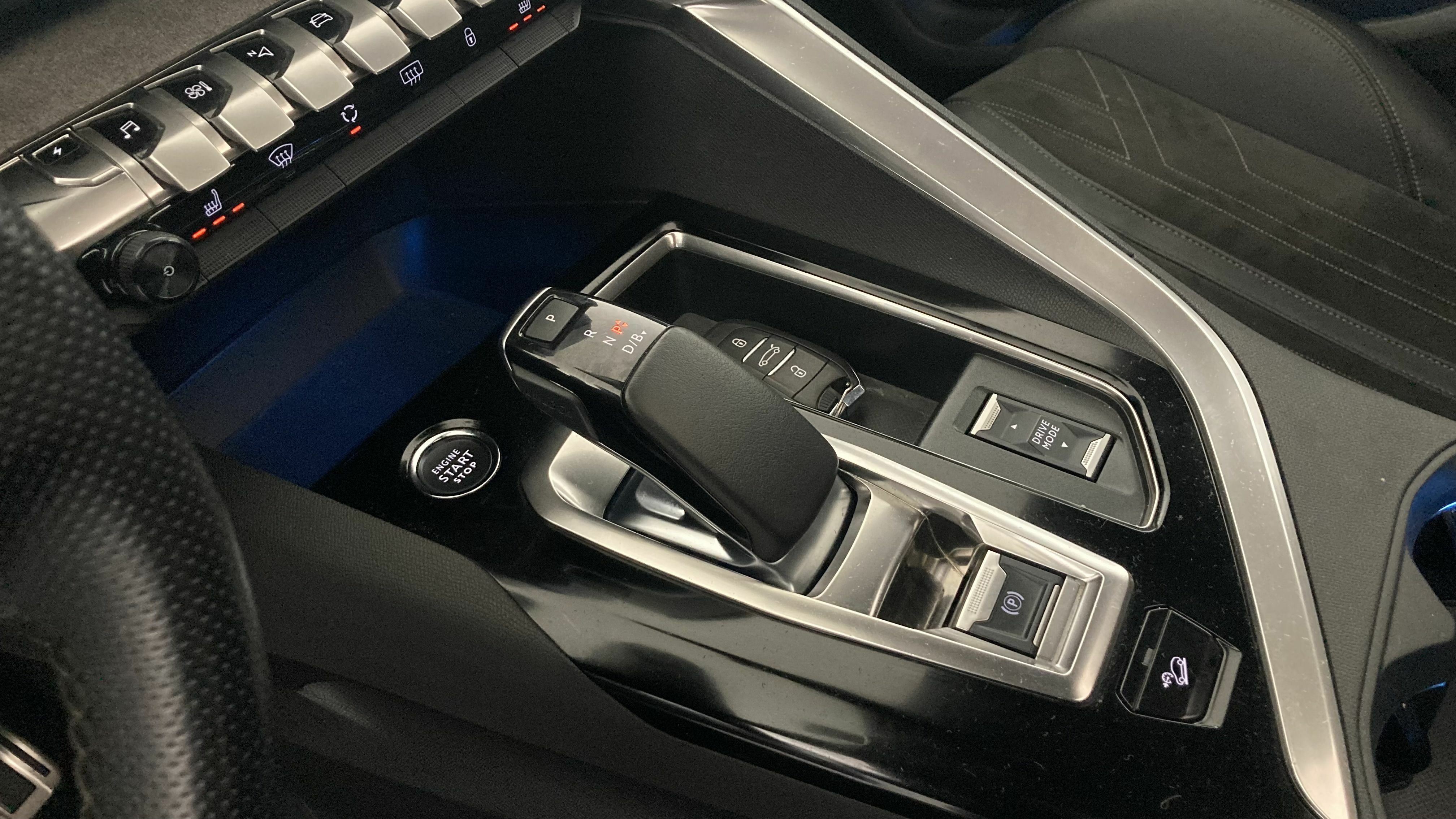 peugeot 3008 gt pack 1.6 HYBRID 300 EAT PHEV 2022 negro perla nera 19