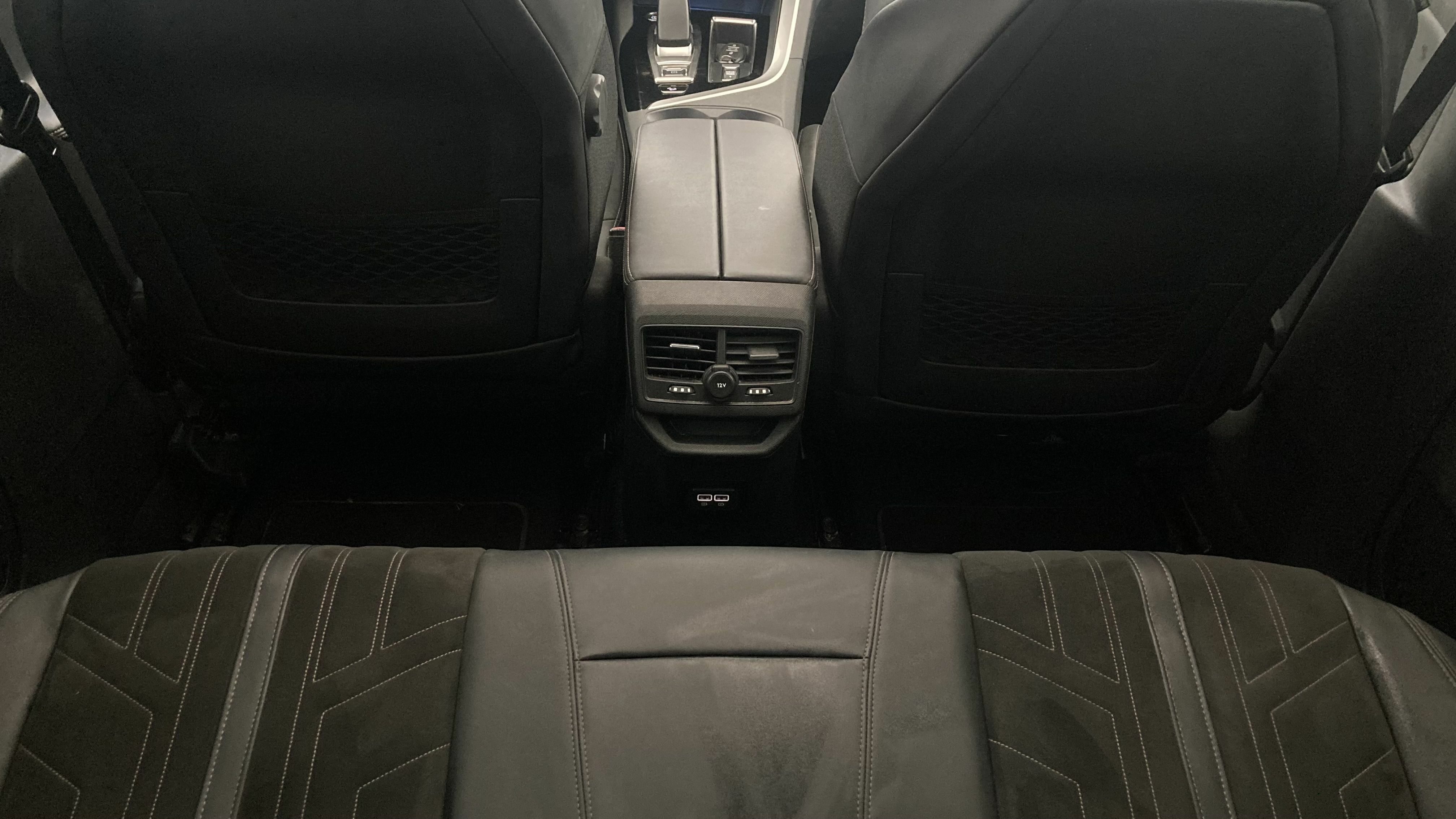 peugeot 3008 gt pack 1.6 HYBRID 300 EAT PHEV 2022 negro perla nera 21