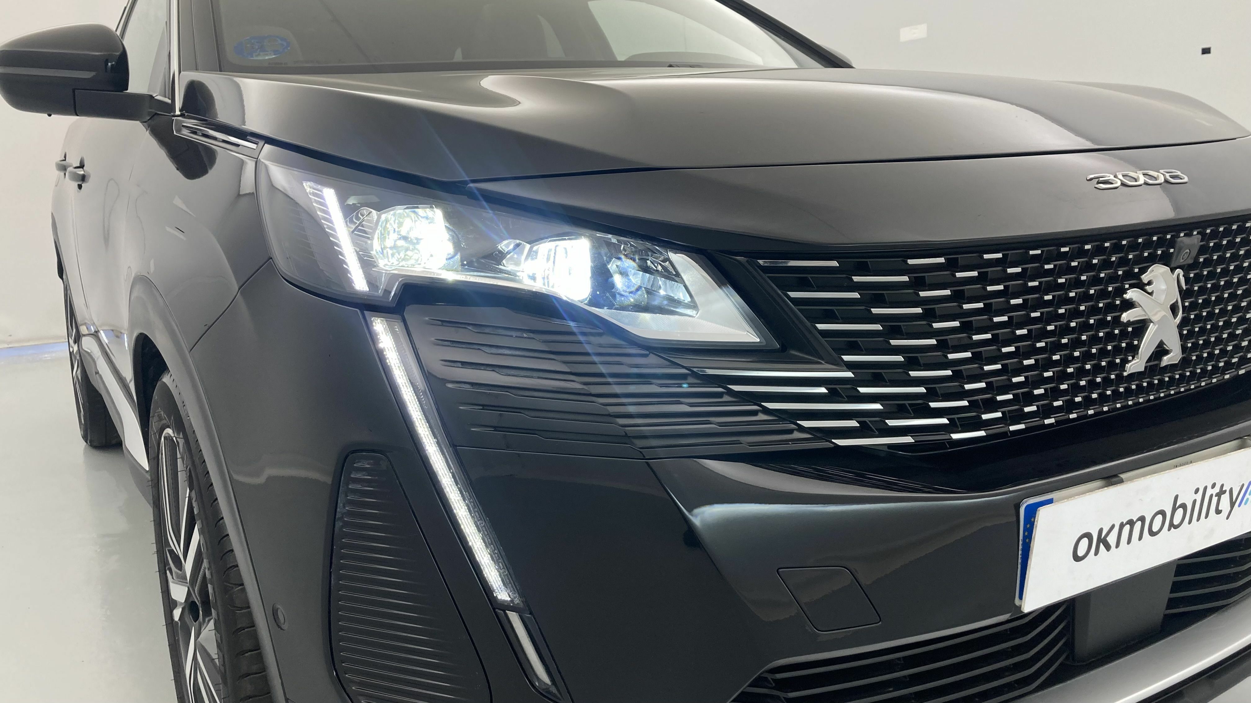 peugeot 3008 gt pack 1.6 HYBRID 300 EAT PHEV 2022 negro perla nera 28