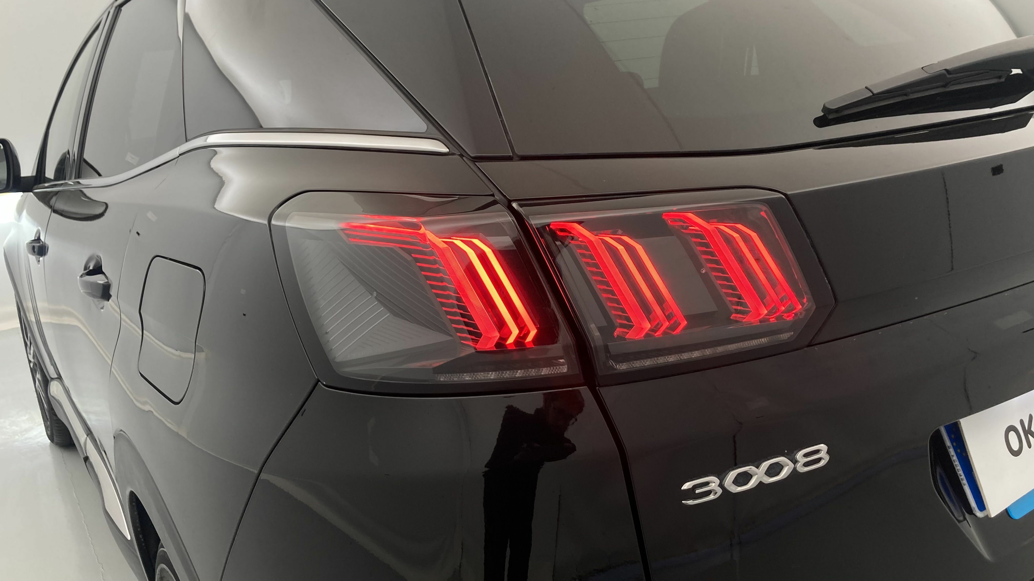peugeot 3008 gt pack 1.6 HYBRID 300 EAT PHEV 2022 negro perla nera 29