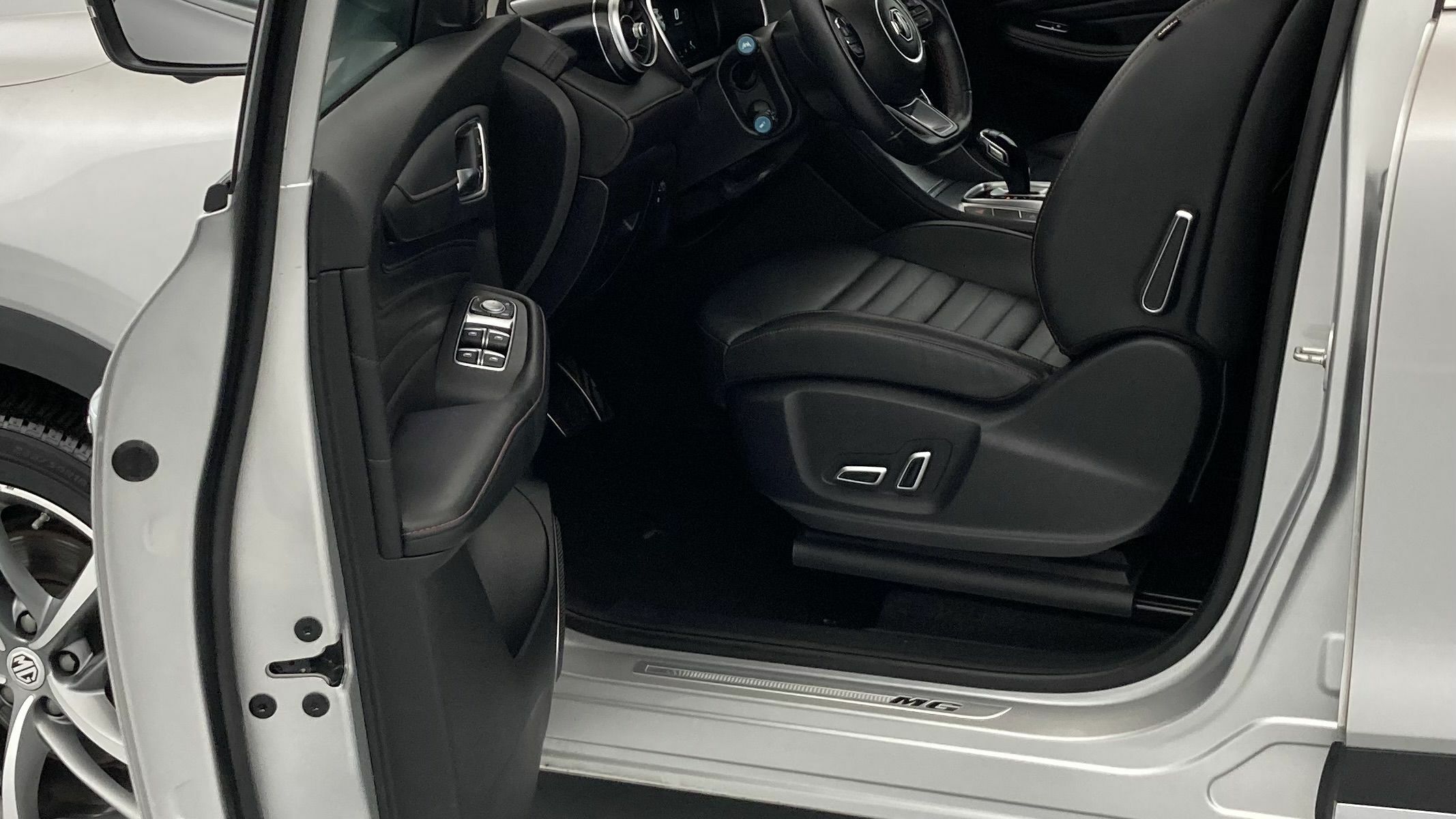 mg hs luxury 1.5 T-GDI 162 AT 2023 medal silver - ssa 13