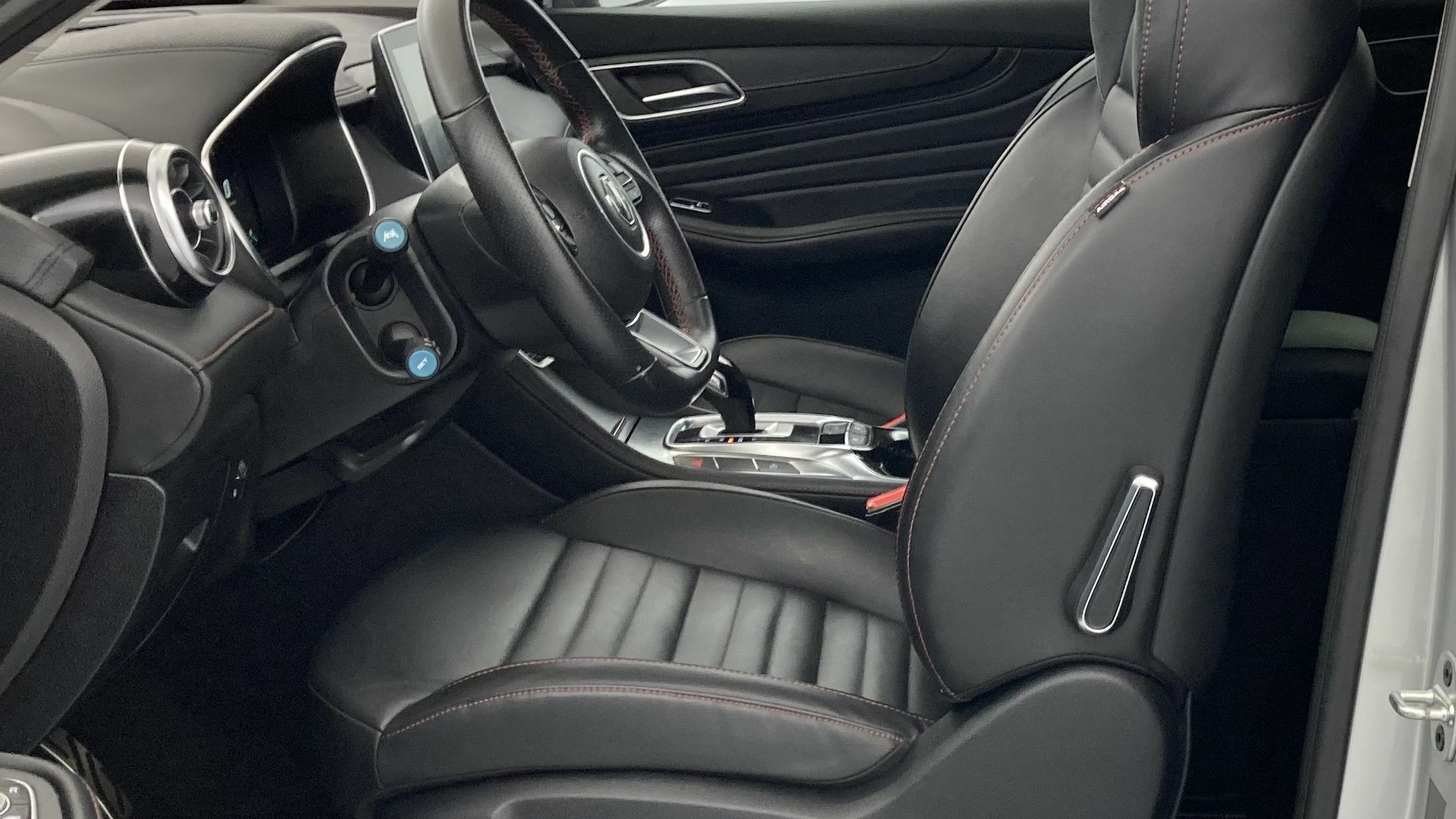 mg hs luxury 1.5 T-GDI 162 AT 2023 medal silver - ssa 14